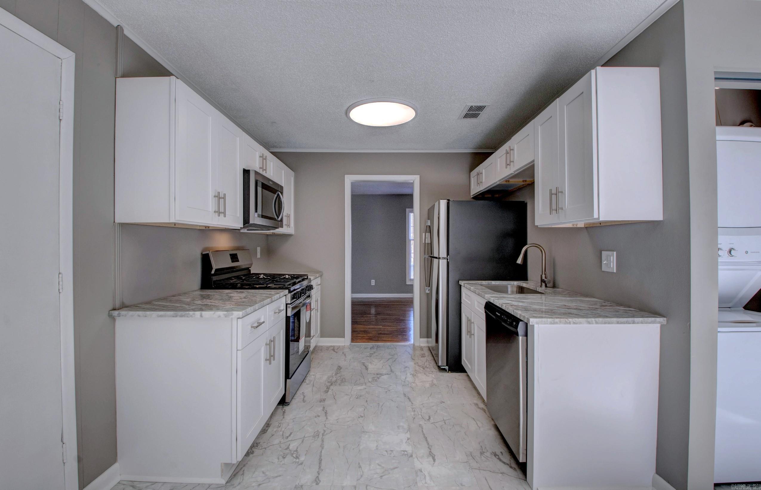 MEADOW LARK SUB - Residential