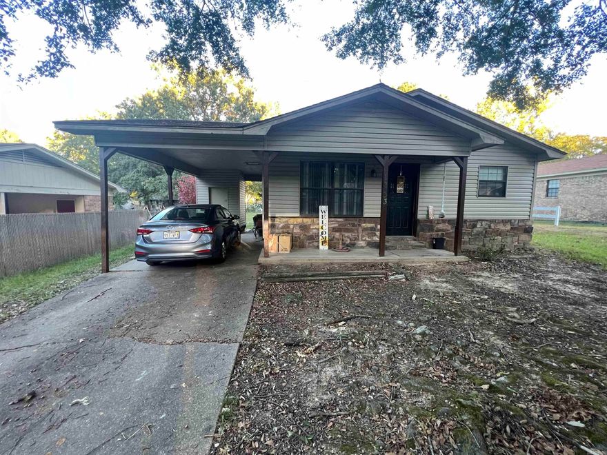 Welcome to Mimosa Gardens Malvern, this 3 bed 1.5 bath is in one of the most quiet neighborhoods around. You can hear a pin drop at night and sleep with the doors open. Nice size lot and the roof was redone 4 years ago still in good shape. New wood flooring in the living room. Live in ready or can renovate a bit and resale at a great price.perfect fit for first time home buyers or investors.