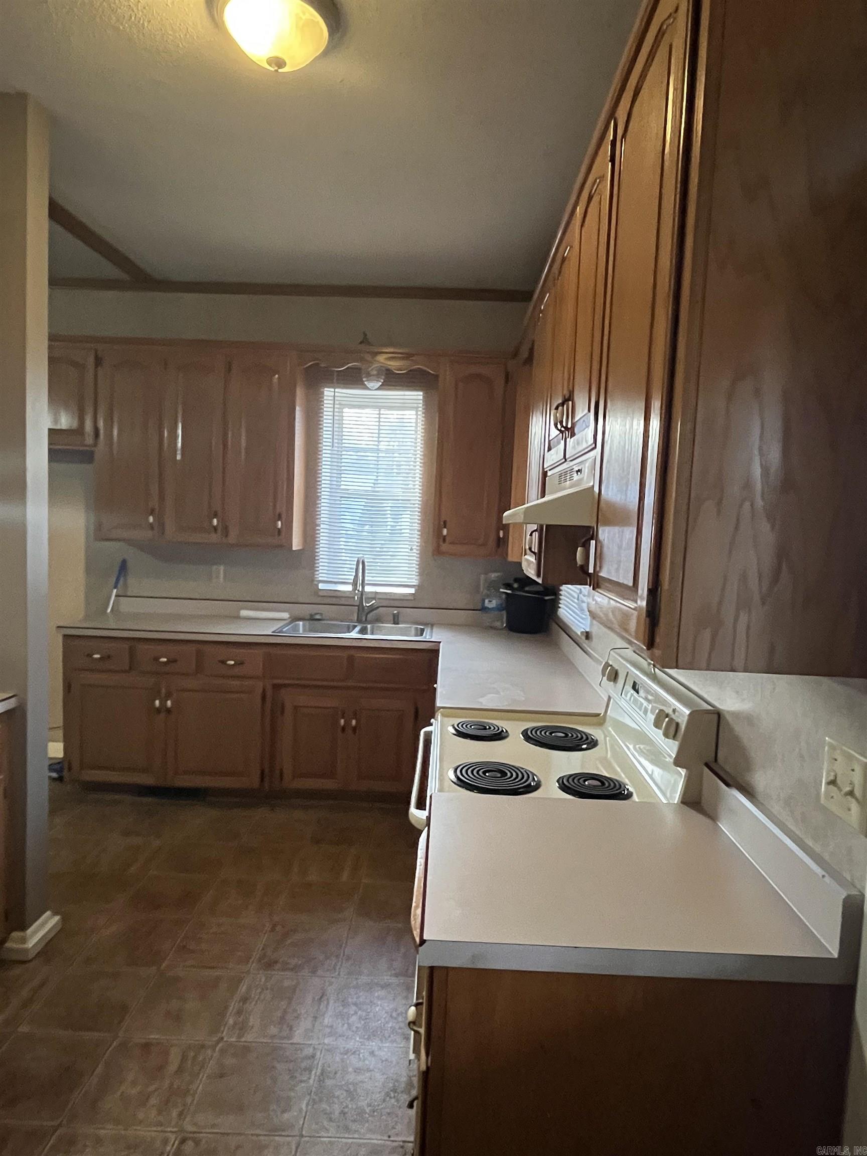 BENTON & MOODY - Residential