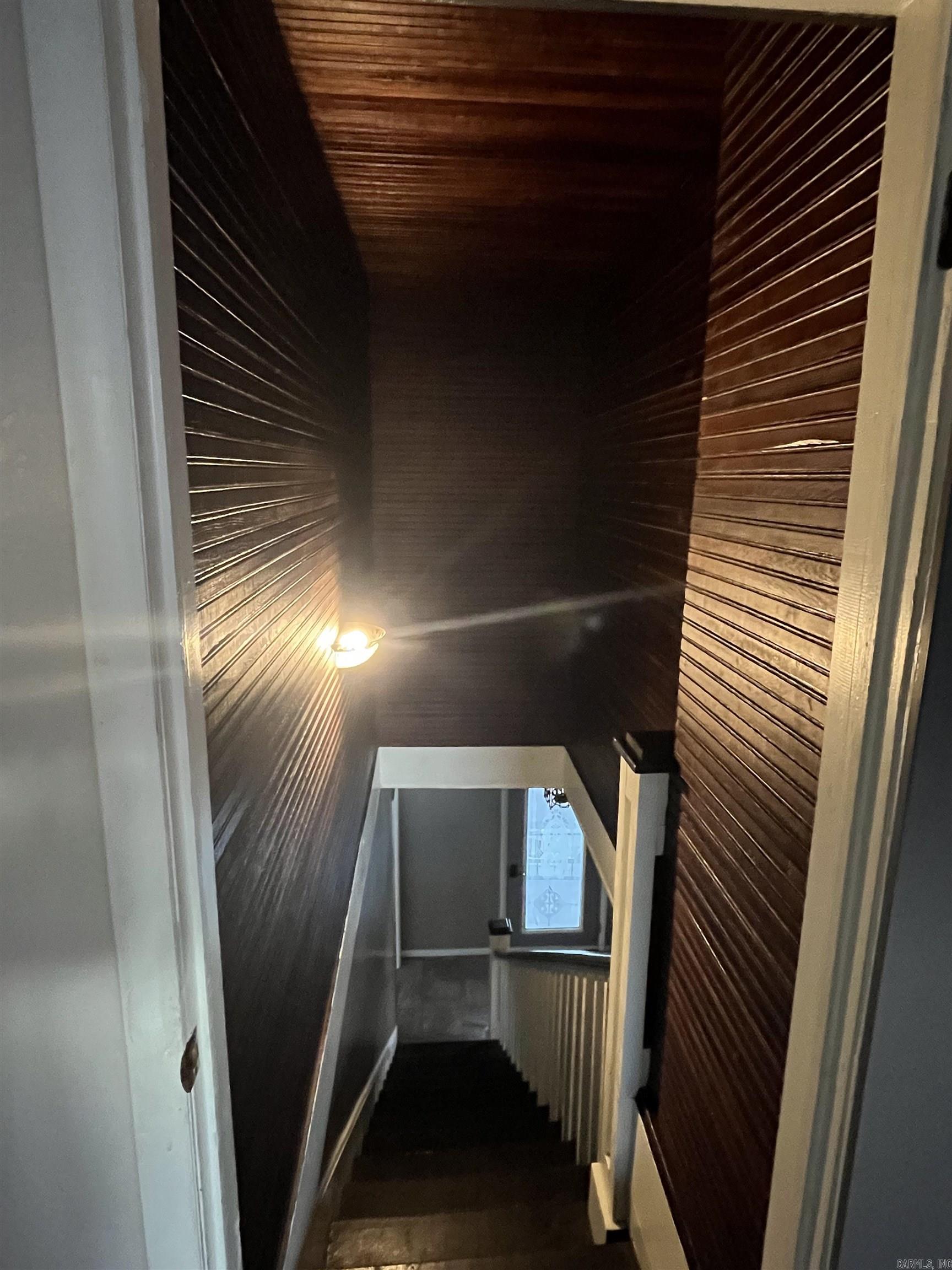 BENTON & MOODY - Residential