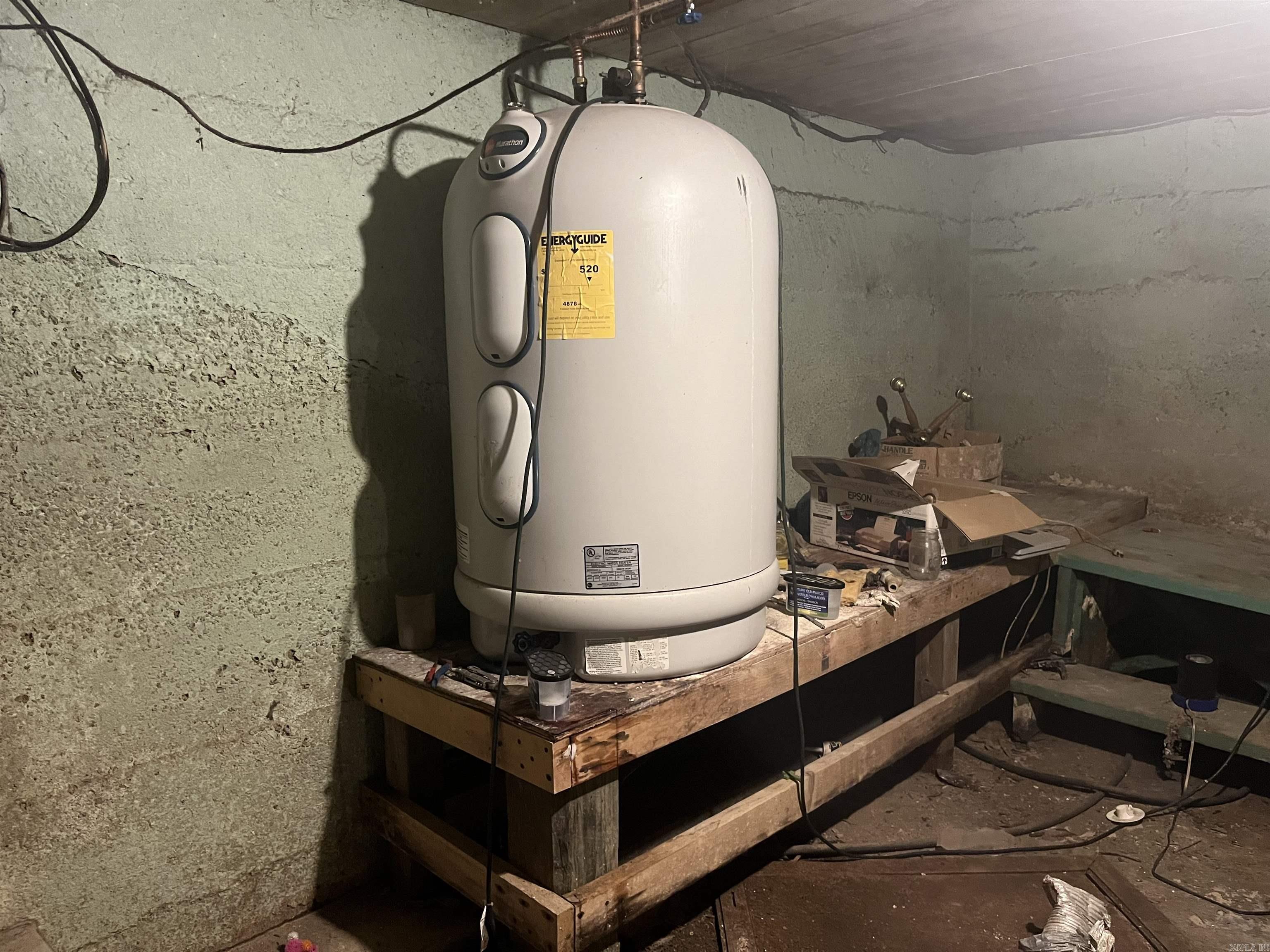 BENTON & MOODY - Residential