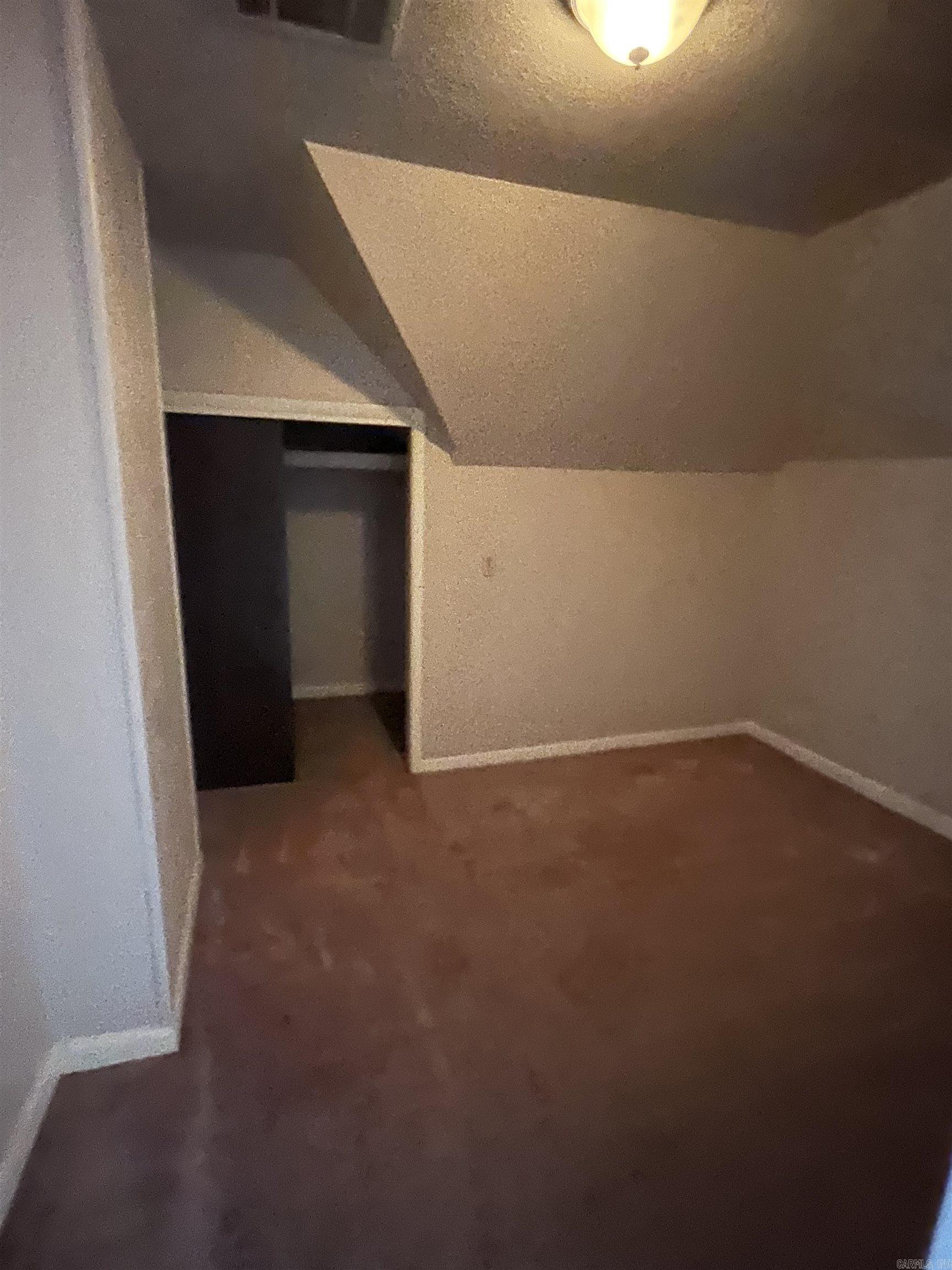 BENTON & MOODY - Residential