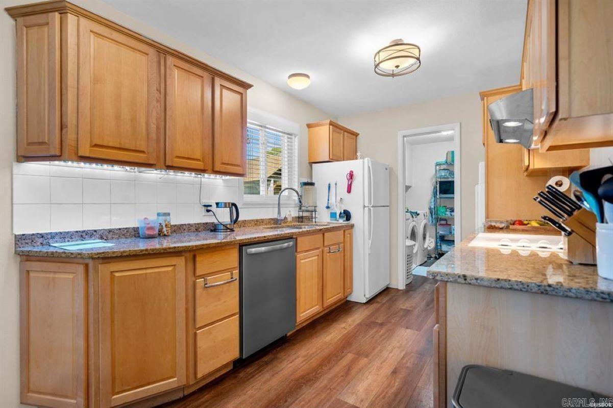 PARK SHORES - Residential