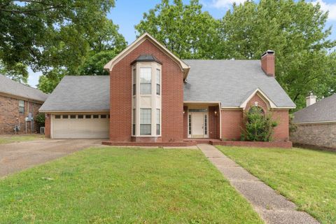 Photo of 16 Blue Mountain Drive, Maumelle, AR 72113 (MLS # 26016879)