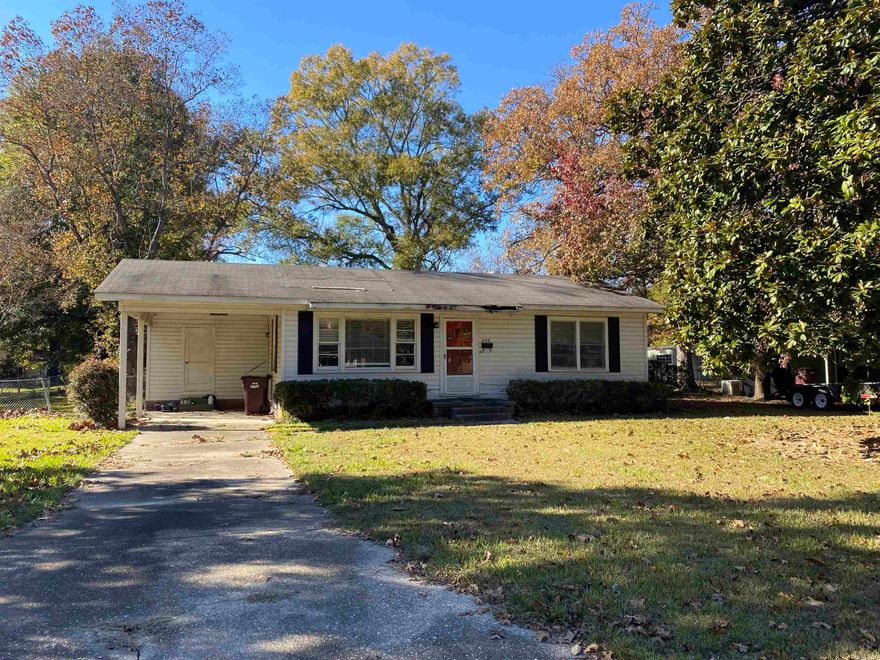 Looking for a fixer-upper? Lots of potential with this 2 Bedroom / 1 Bath home in Crossett! Harwood flooring. Ducted for central HVAC. Fenced-in lot with storage building.