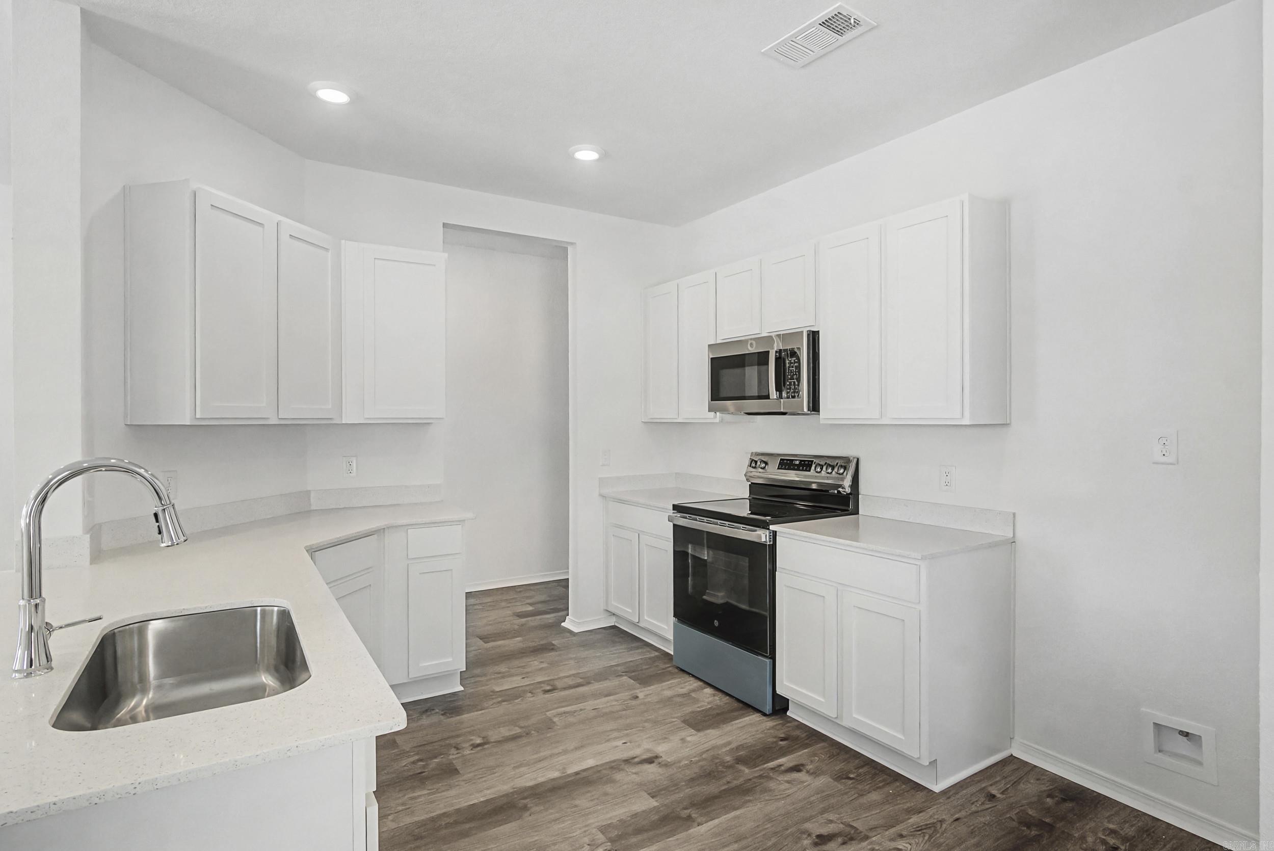 HILL FARM - Residential