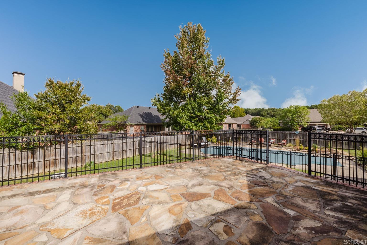 LONGHILLS VILLAGE - Residential