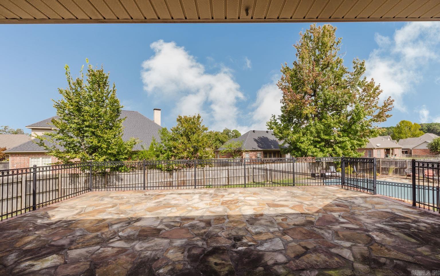 LONGHILLS VILLAGE - Residential