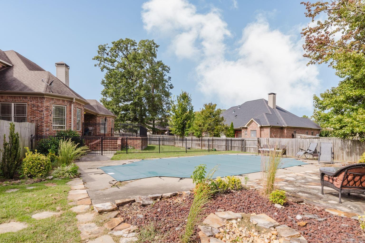 LONGHILLS VILLAGE - Residential