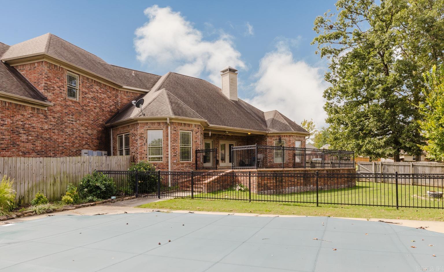 LONGHILLS VILLAGE - Residential