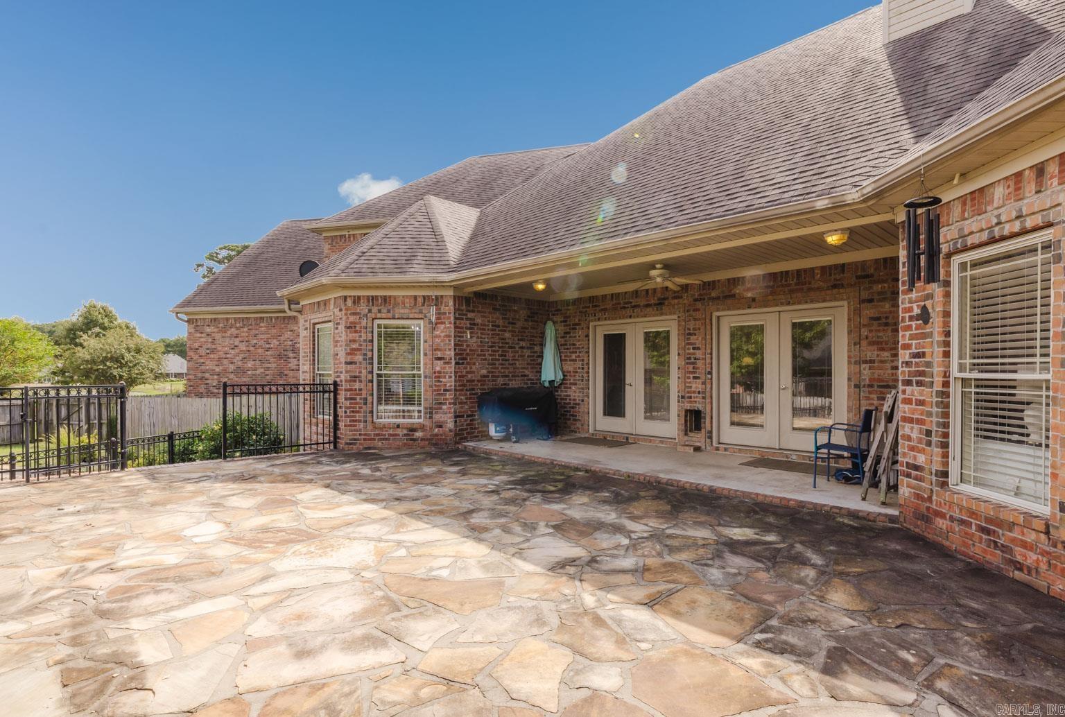 LONGHILLS VILLAGE - Residential