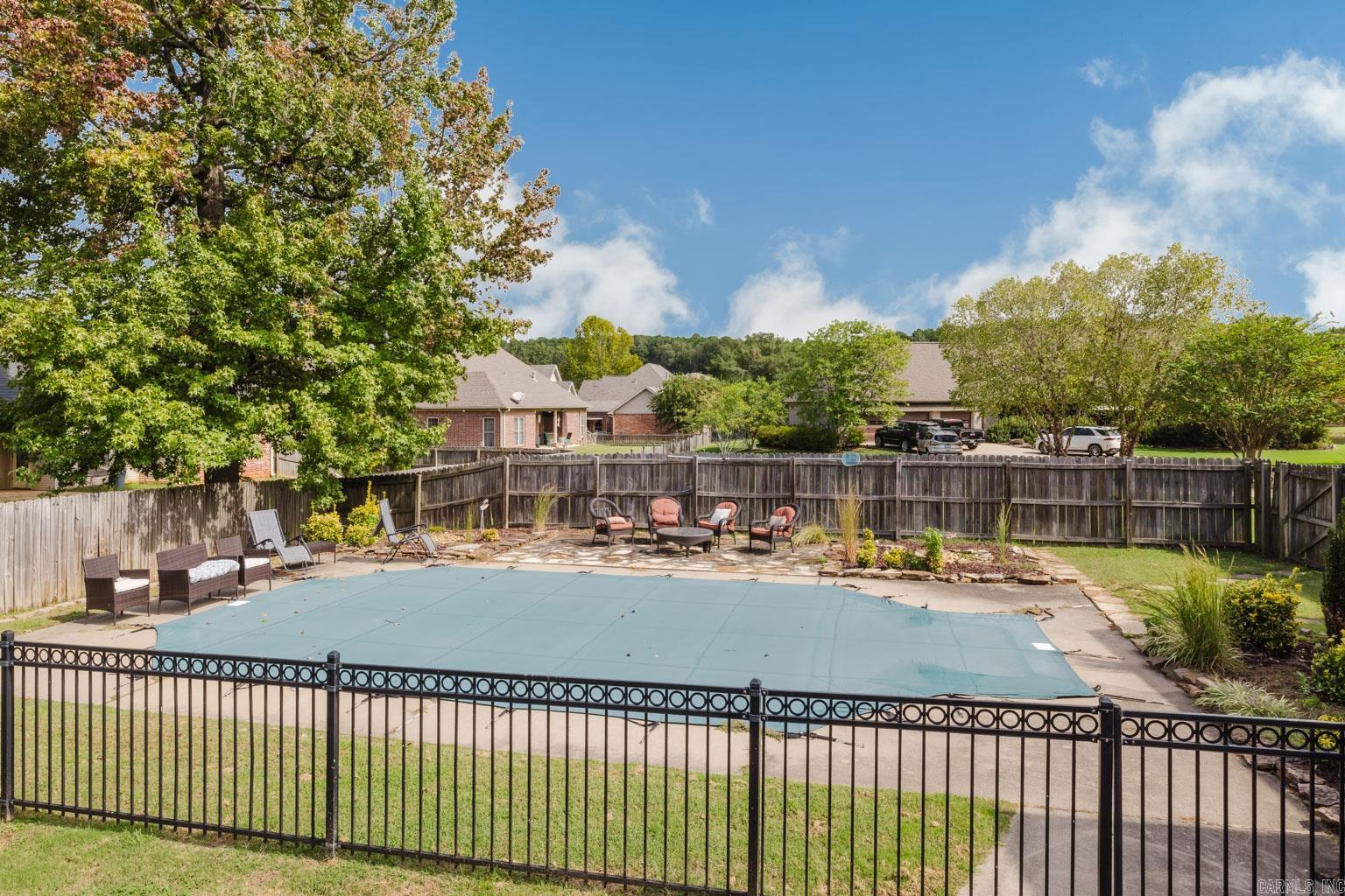 LONGHILLS VILLAGE - Residential