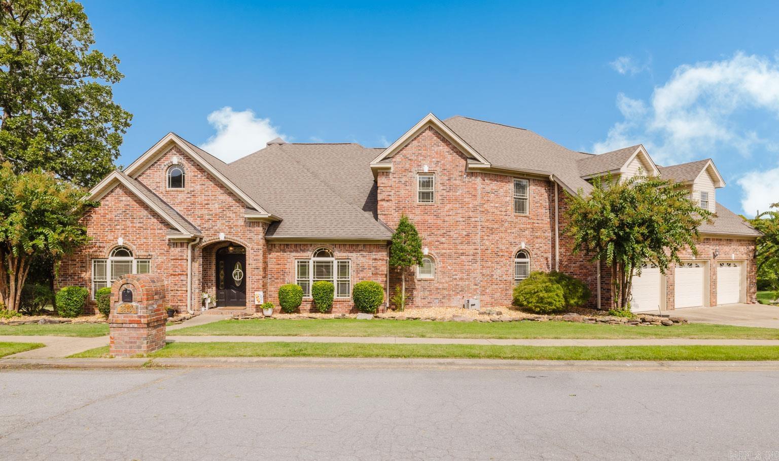 LONGHILLS VILLAGE - Residential