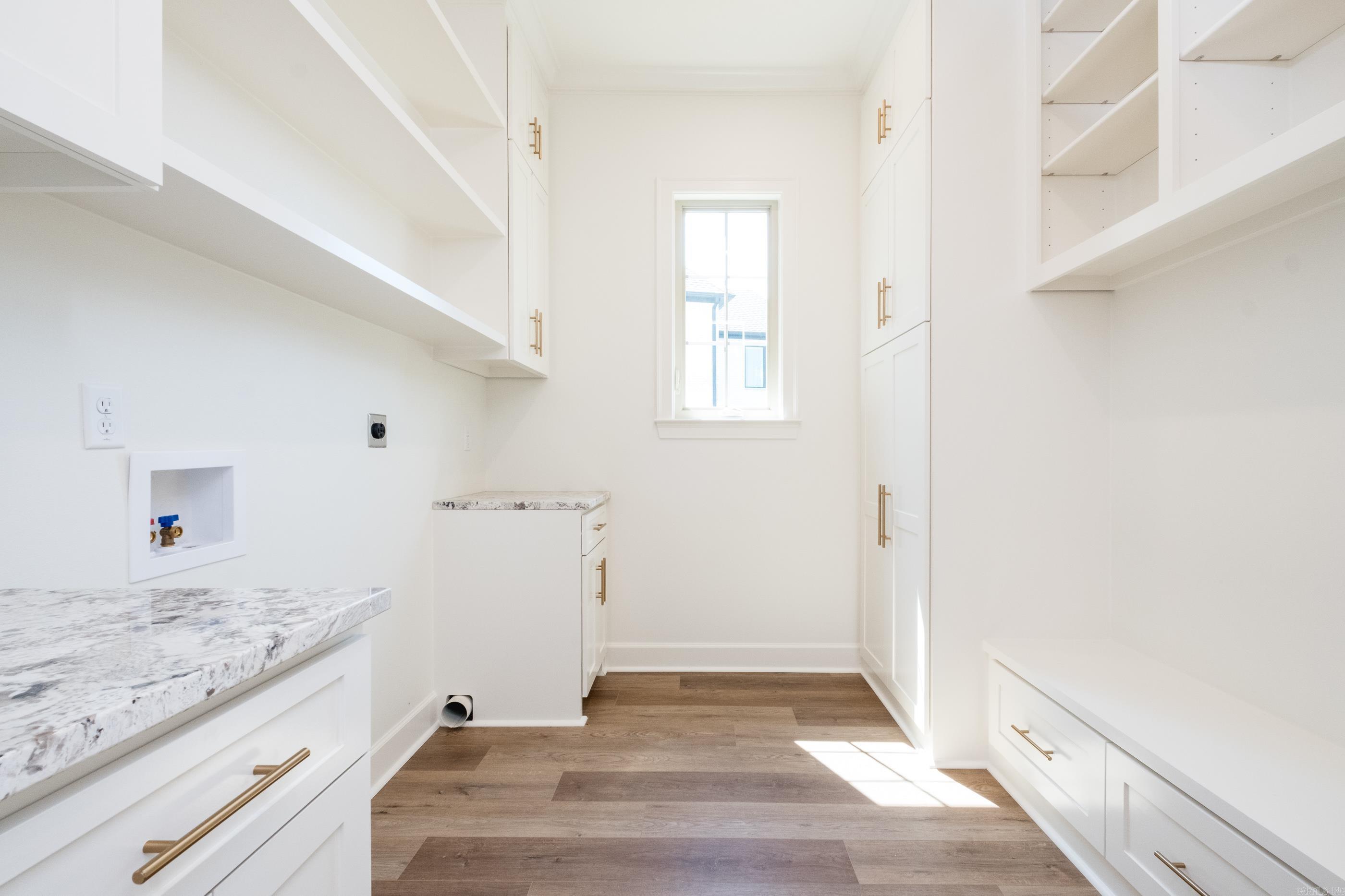 CHENAL VALLEY "FALSTONE COURT" - Residential