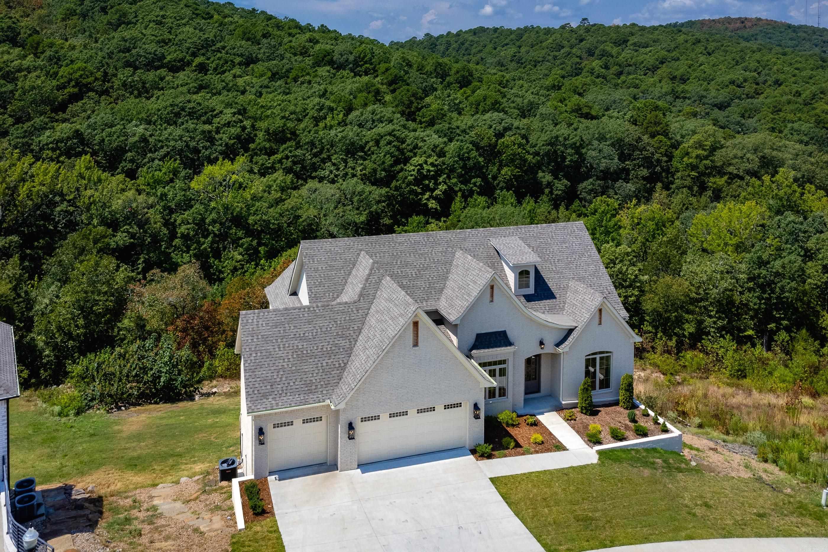 CHENAL VALLEY "FALSTONE COURT" - Residential