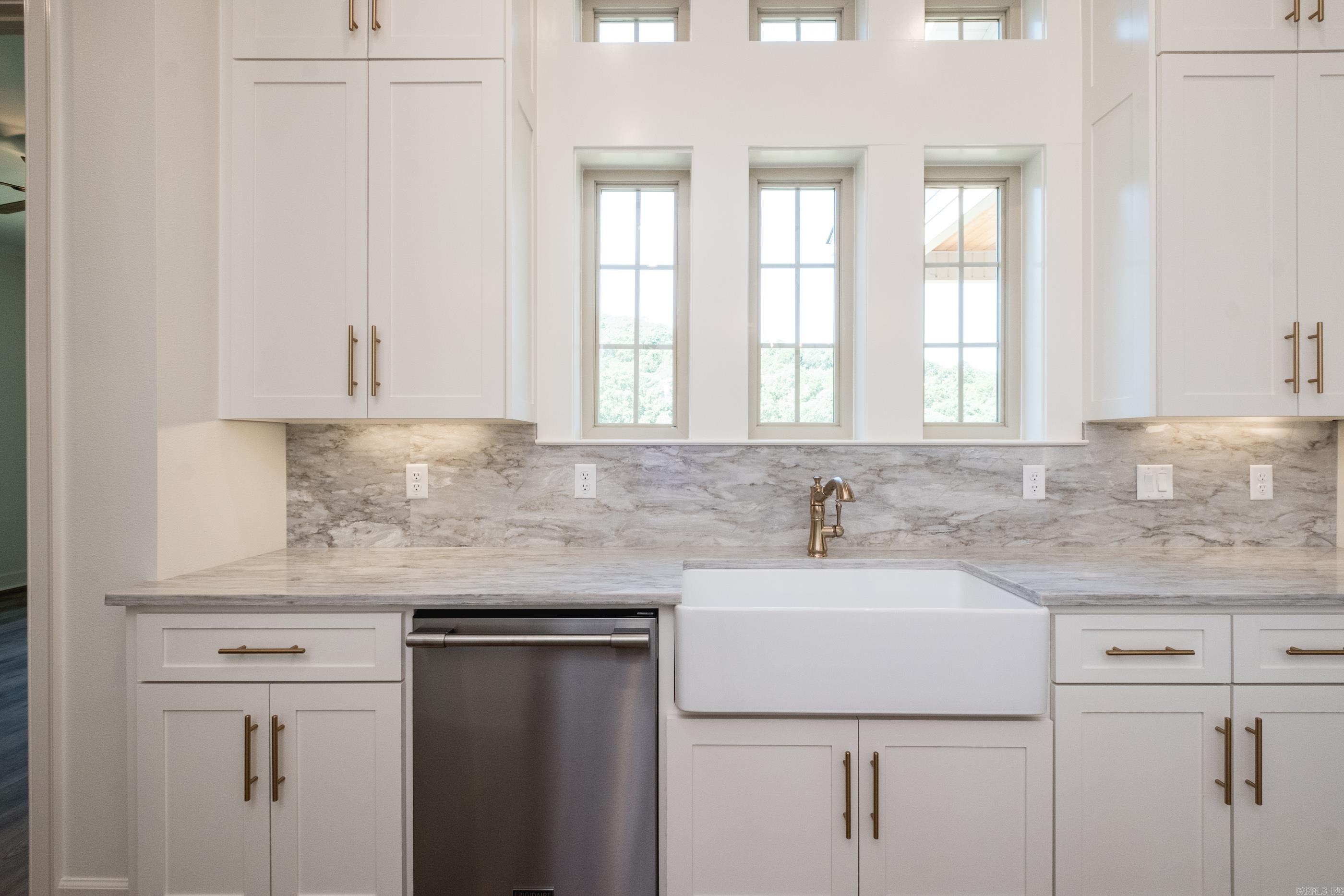 CHENAL VALLEY "FALSTONE COURT" - Residential