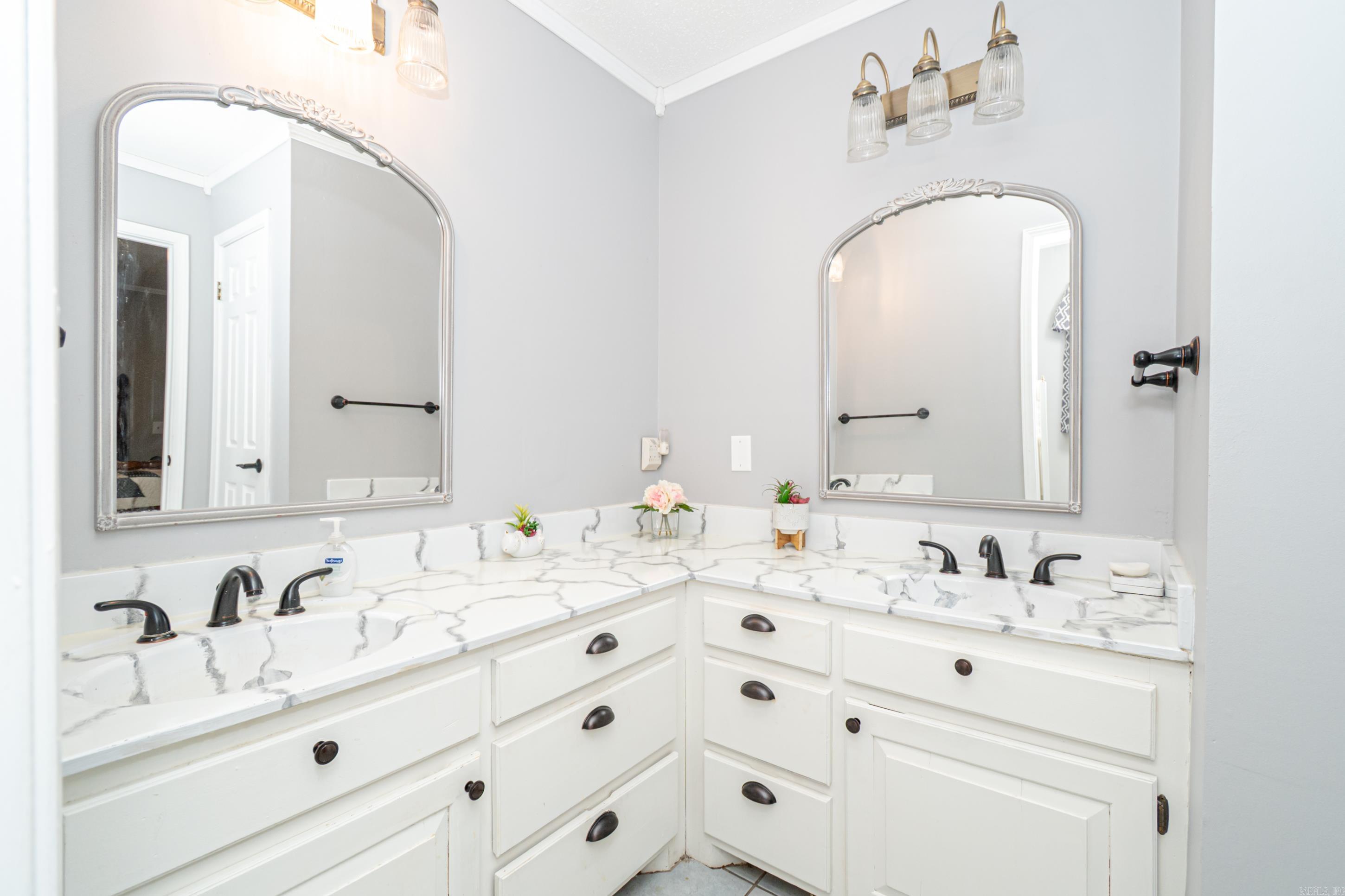 Felsenthal - Residential