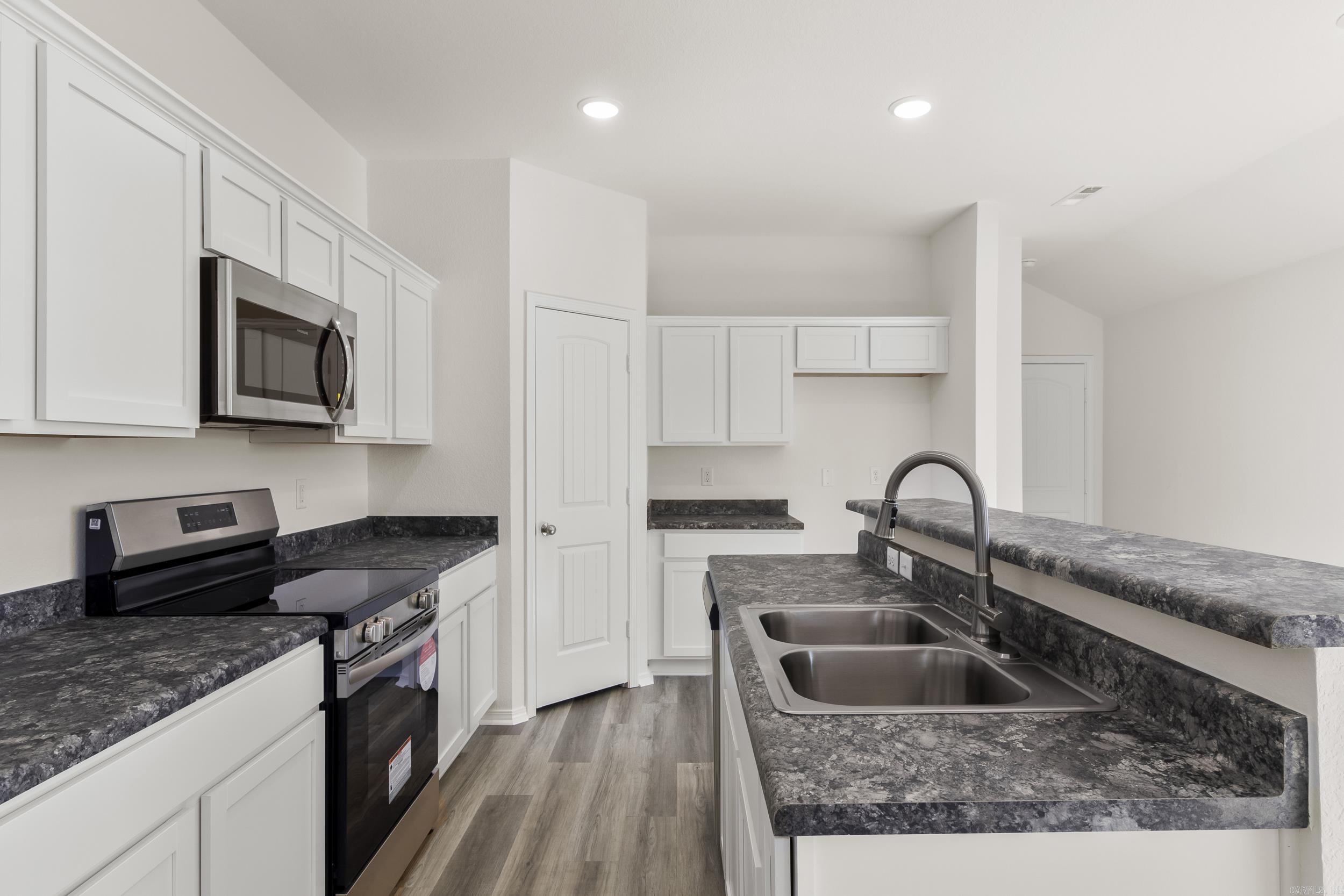 THE MEADOWS - Residential