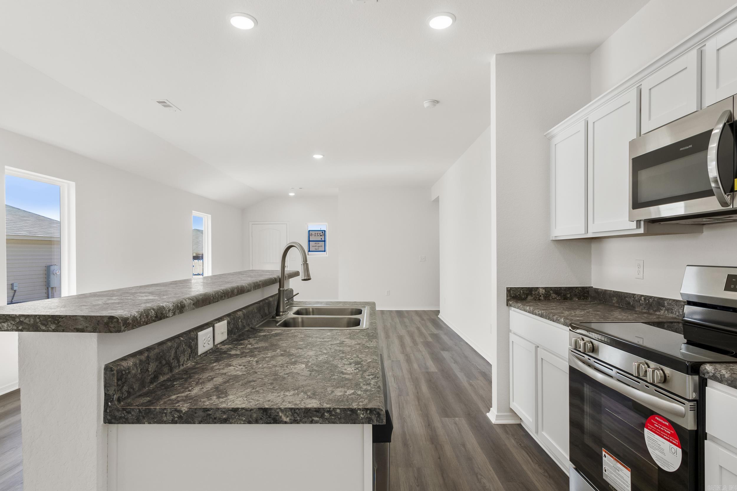 THE MEADOWS - Residential