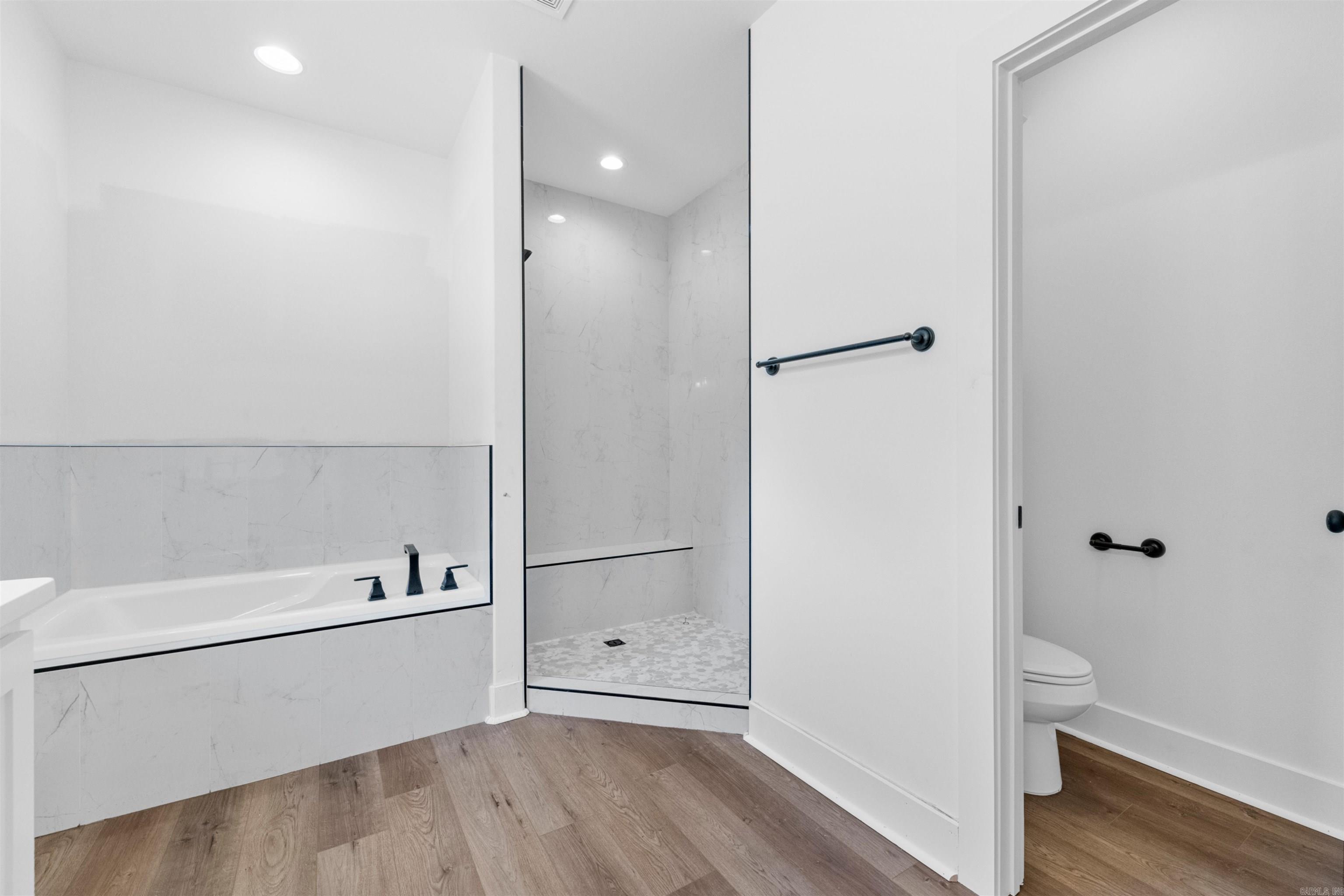 FOXWOOD GARDENS - Residential