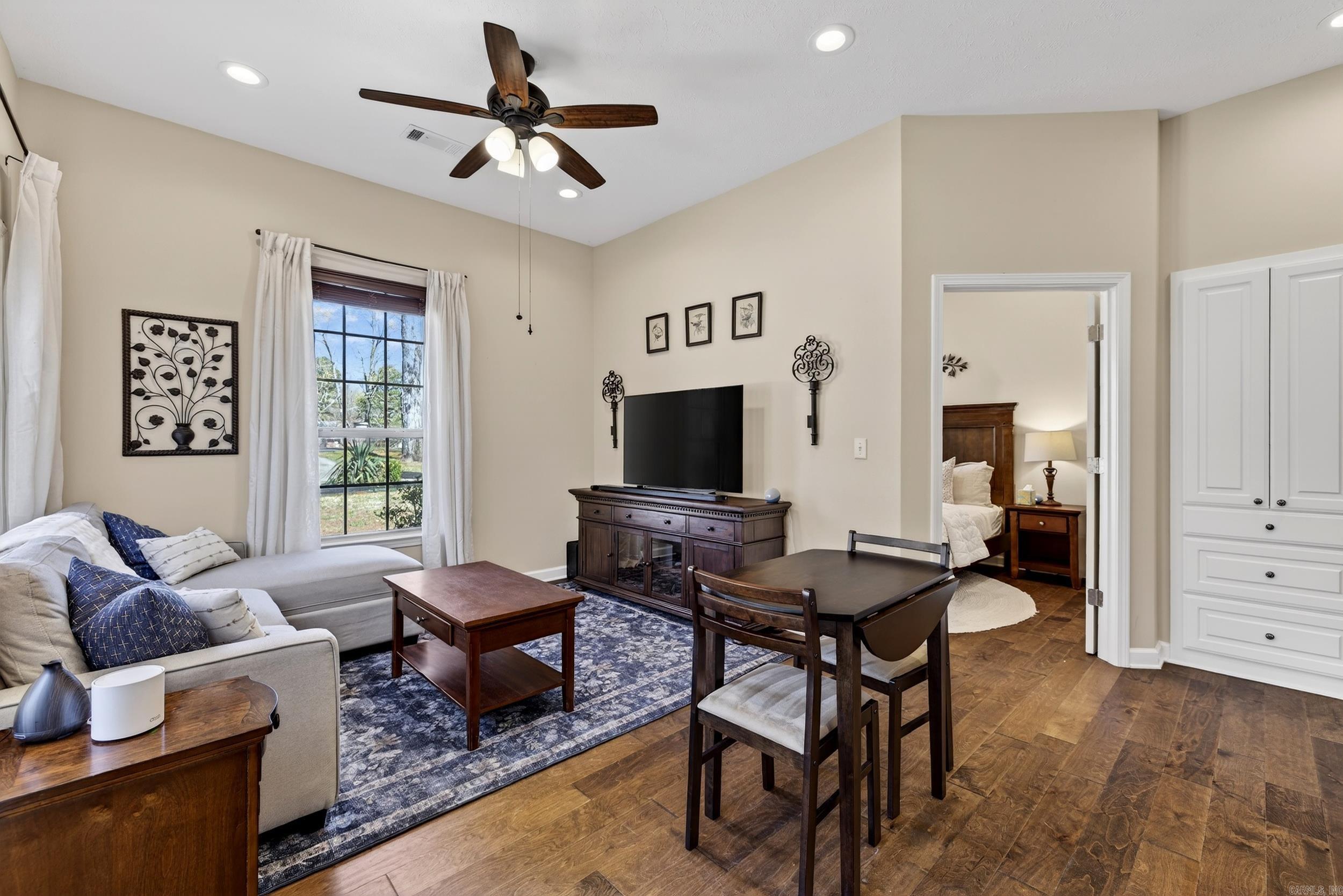 CONFEDERATE WOODS - Residential