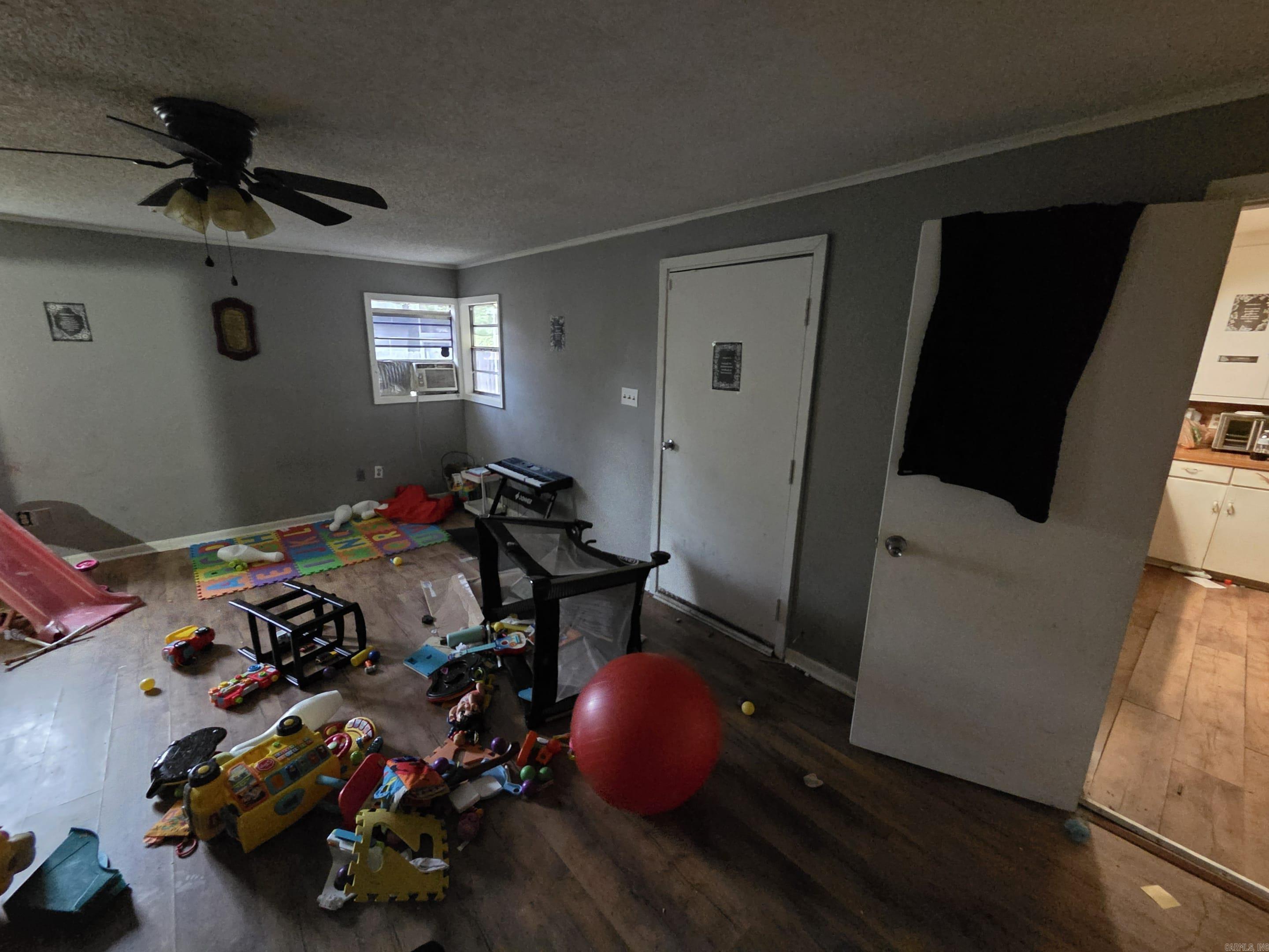 SHADY GROVE - Residential