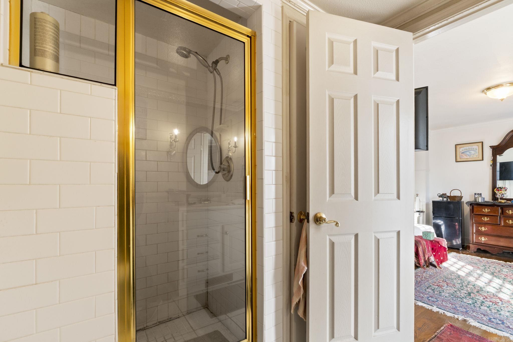 NEWTONS - Residential