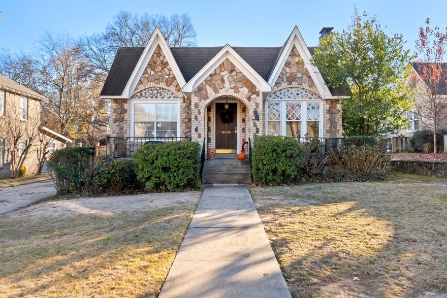 This Classic Cottage located on the heart of the Heights is one you don't want to miss! The 2-bed/2-bath beauty boasts a bonus room, study, two fireplaces, and ample backyard for family fun and entertaining. Within walking distance to Little Rock Country Club, premiere dining and unique boutiques, you'll feel right at home in this priceless location!