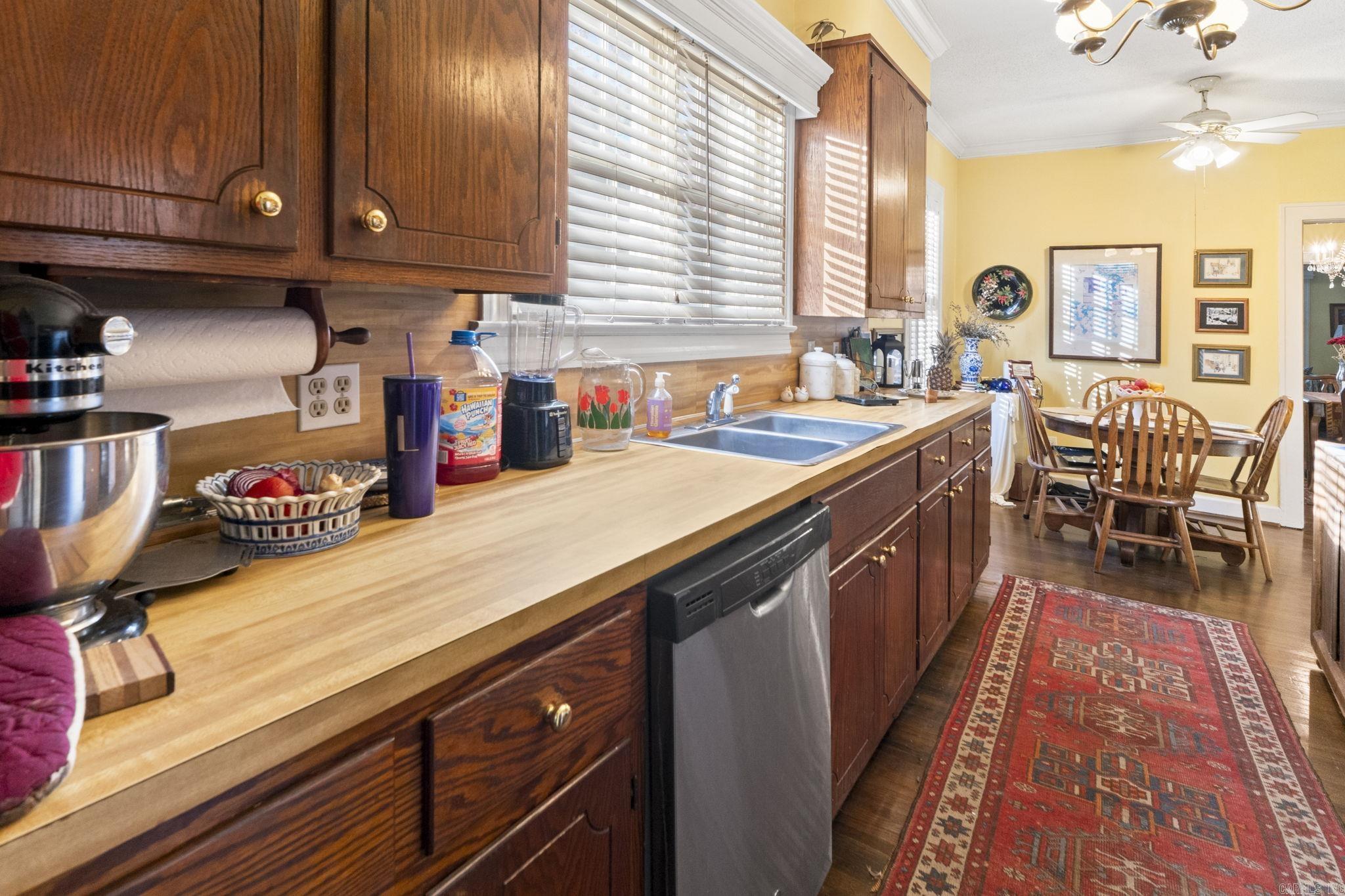 NEWTONS - Residential