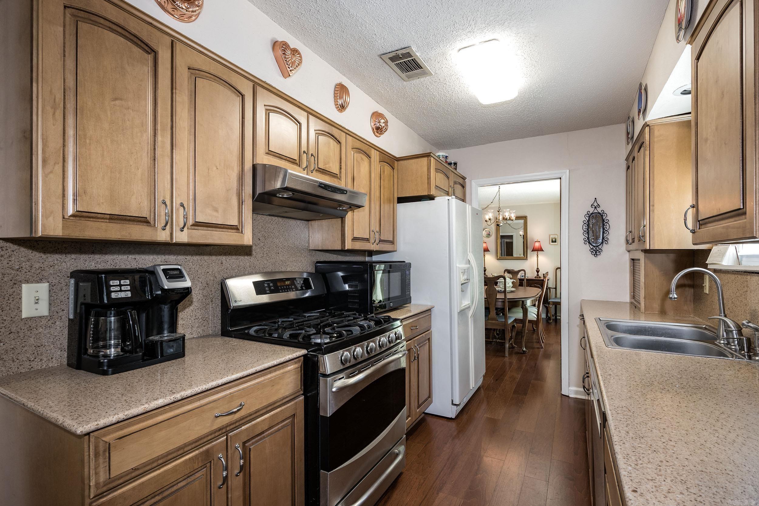 MARLOWE MANOR - Residential