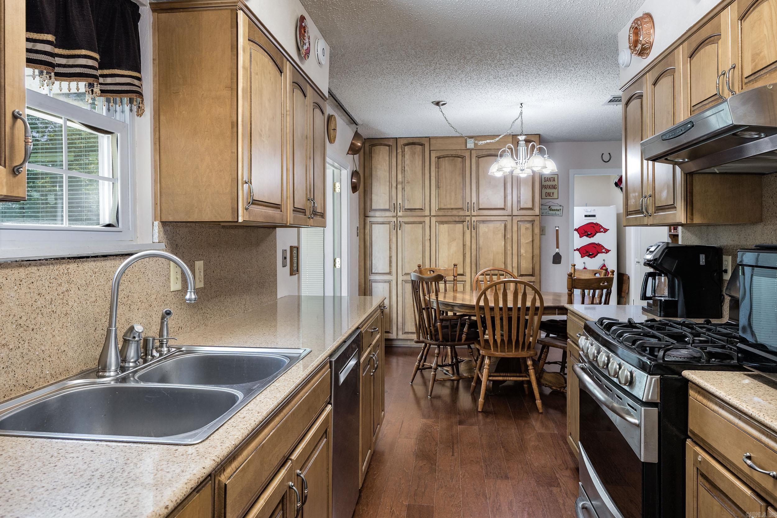 MARLOWE MANOR - Residential