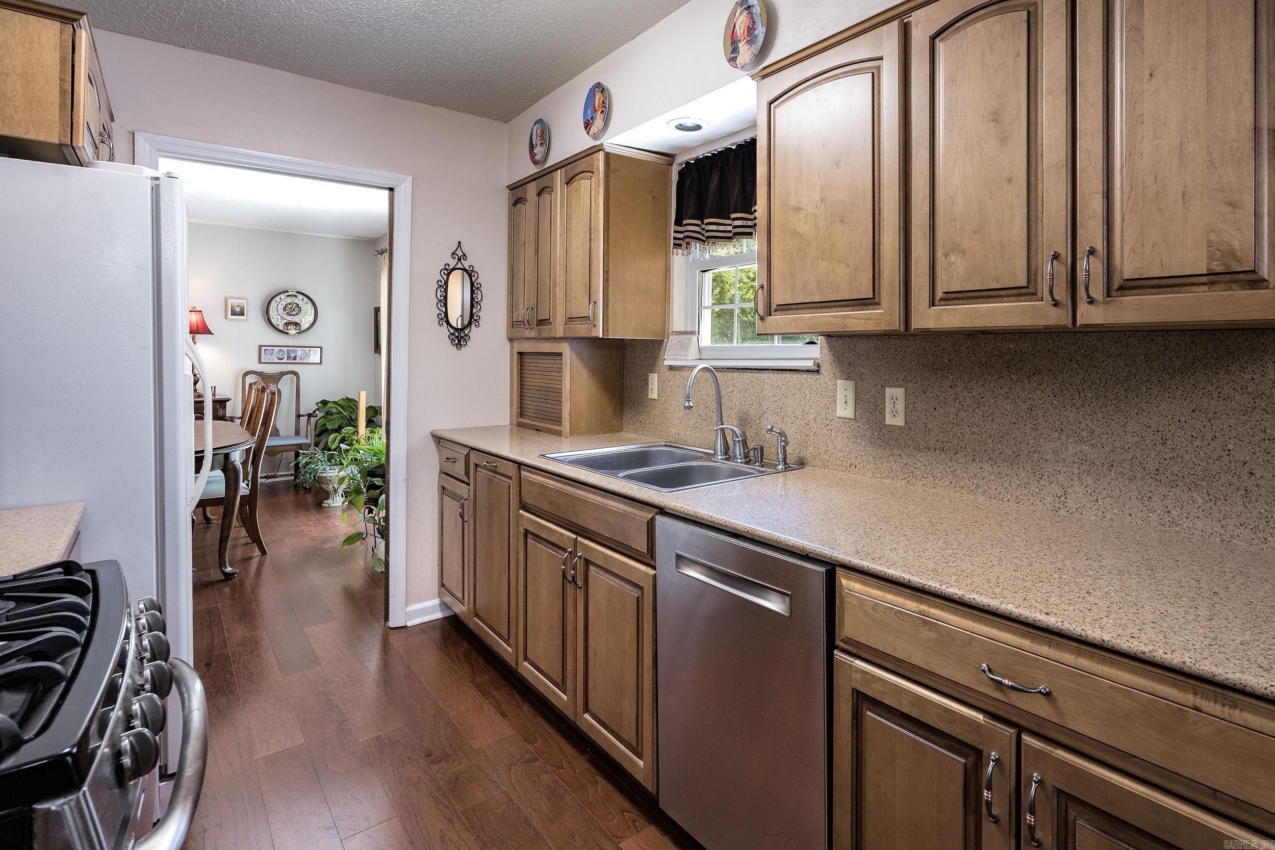 MARLOWE MANOR - Residential