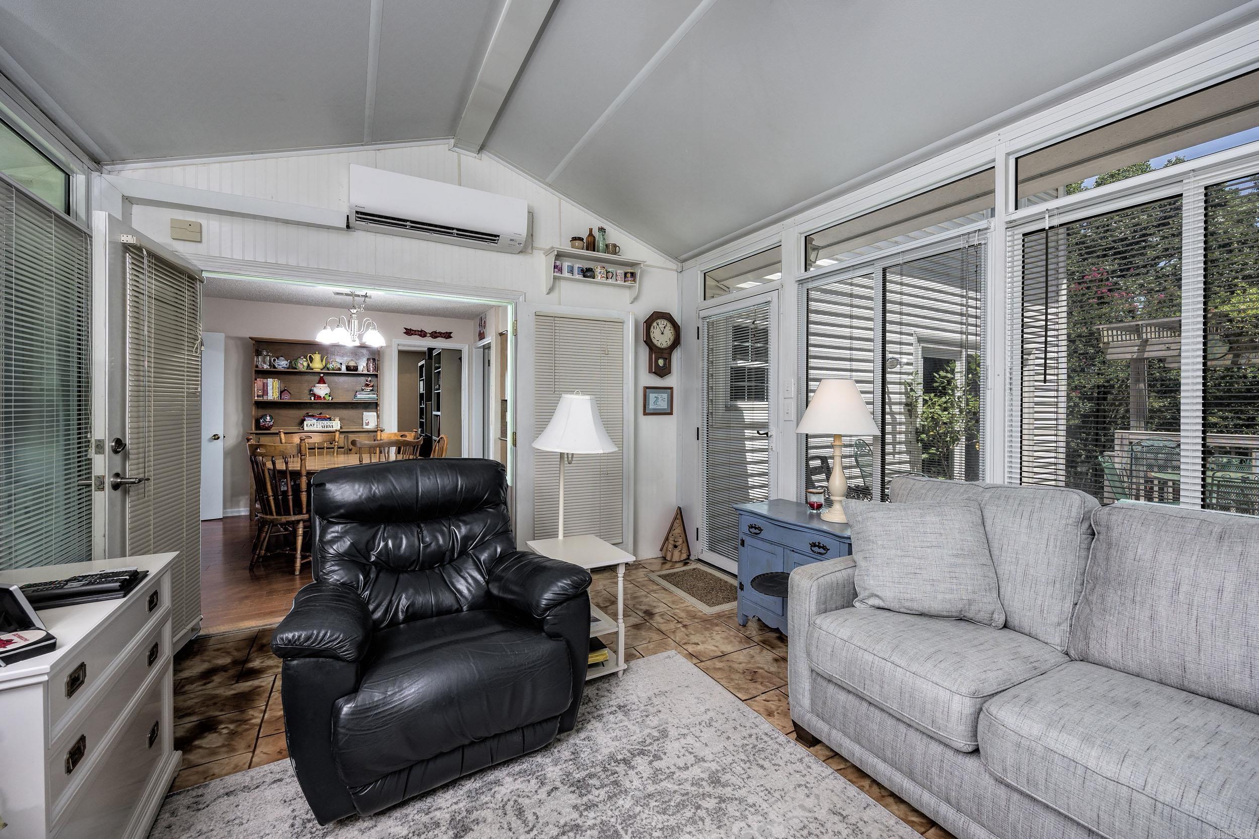 MARLOWE MANOR - Residential