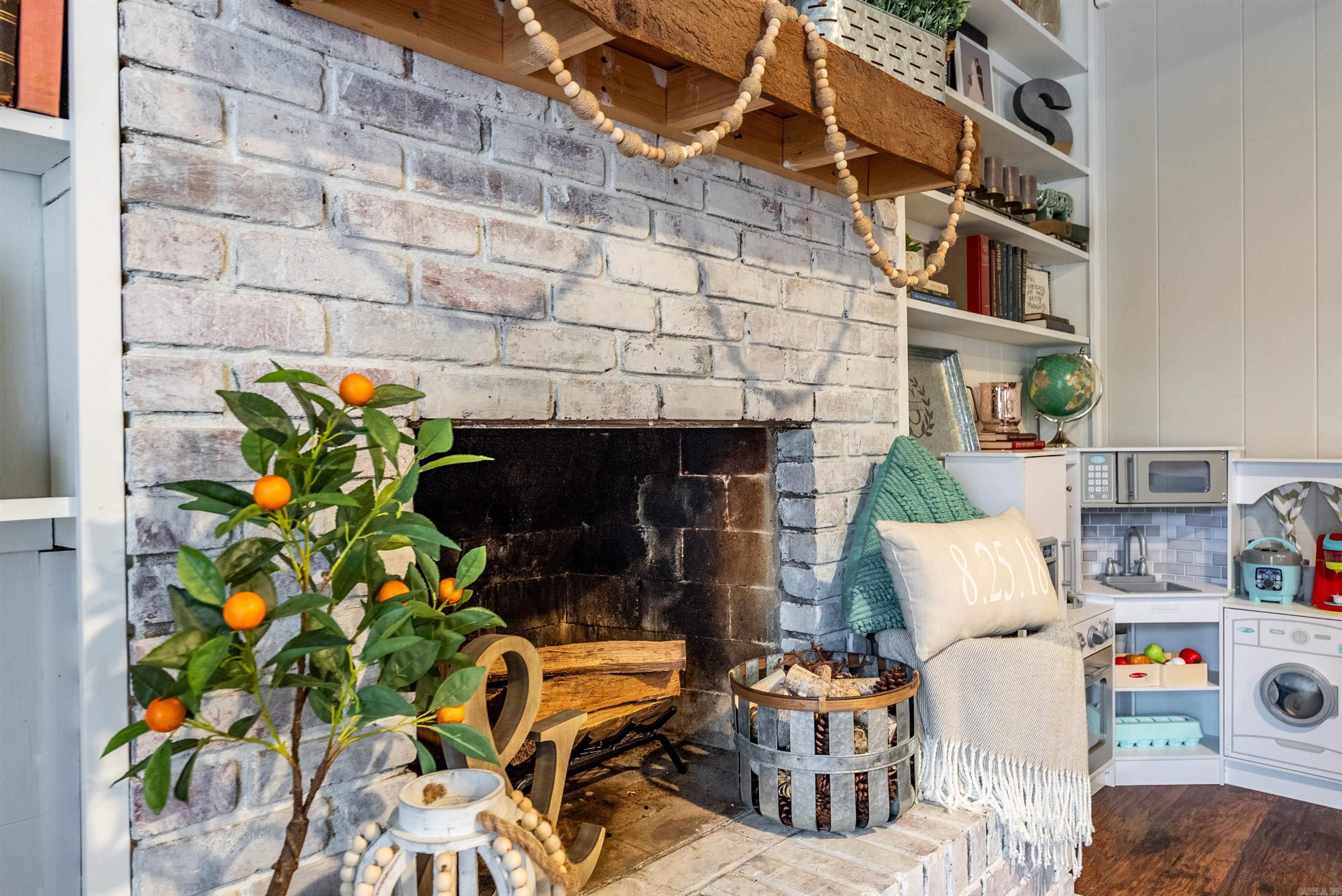 STURBRIDGE - Residential