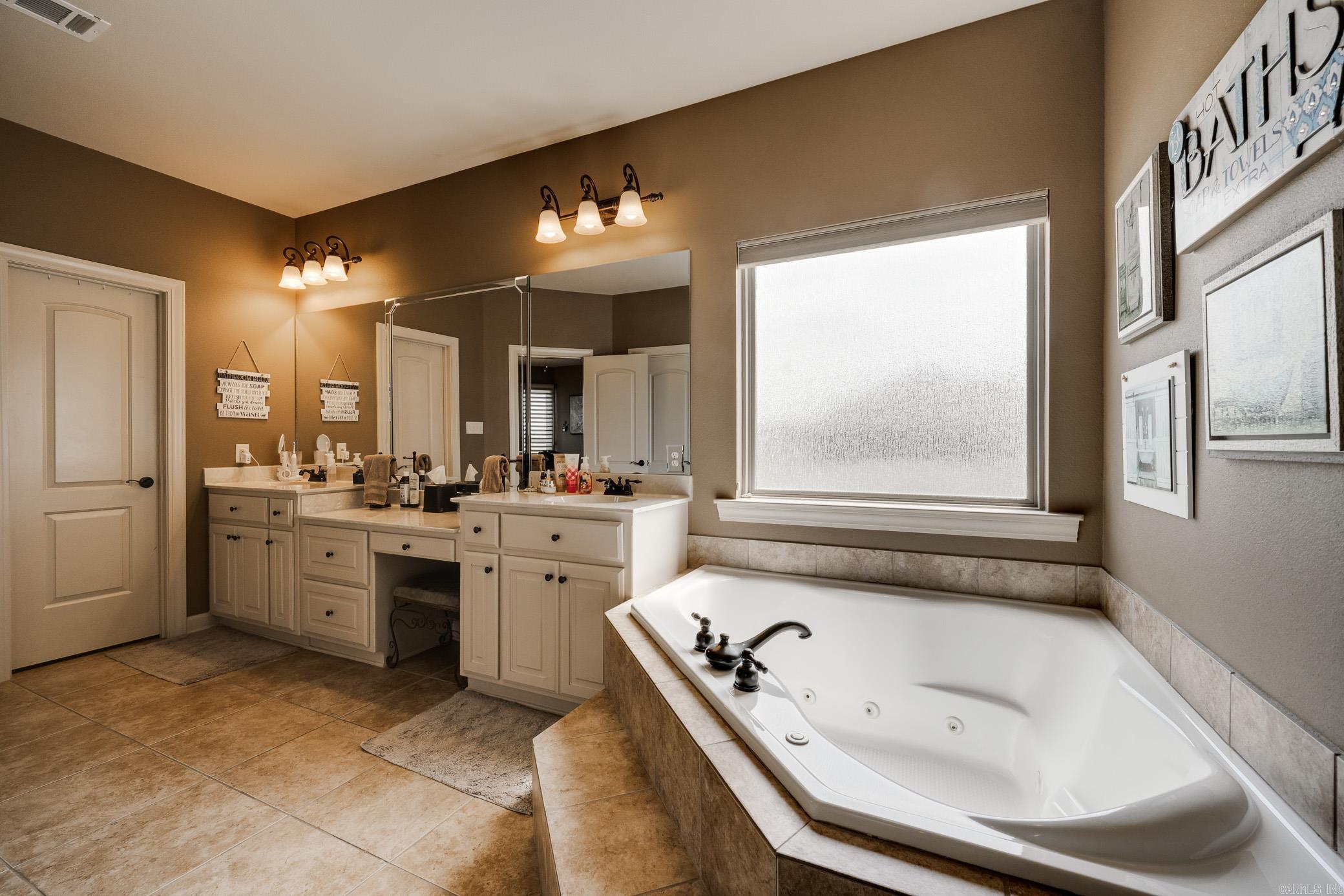 ASHLEY DOWNS - Residential