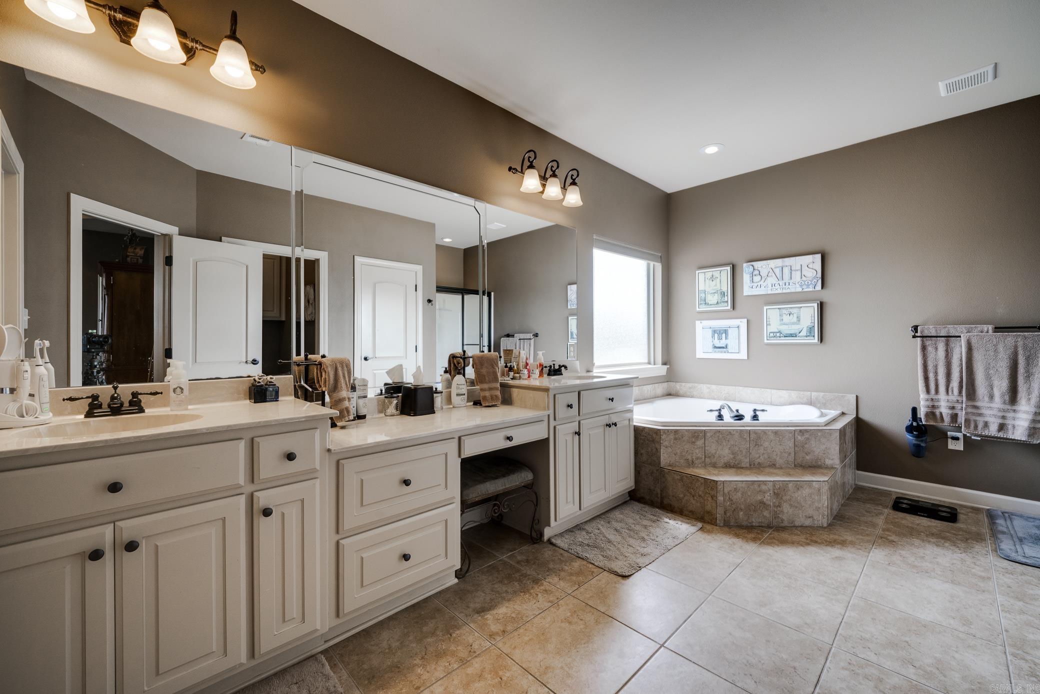 ASHLEY DOWNS - Residential