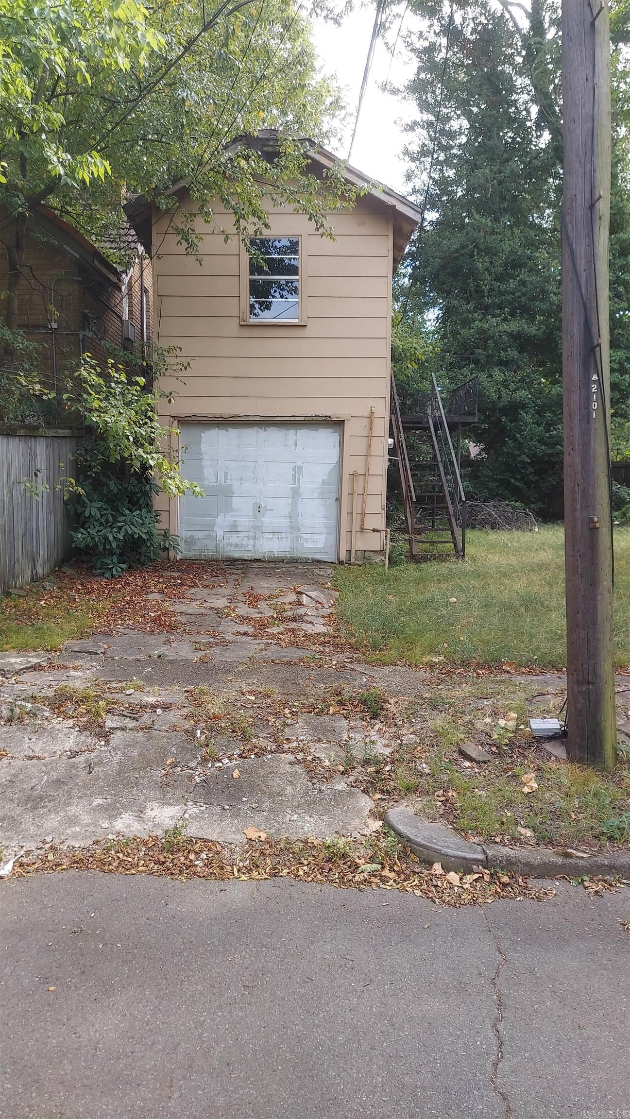 Weldon E Wrights - Residential