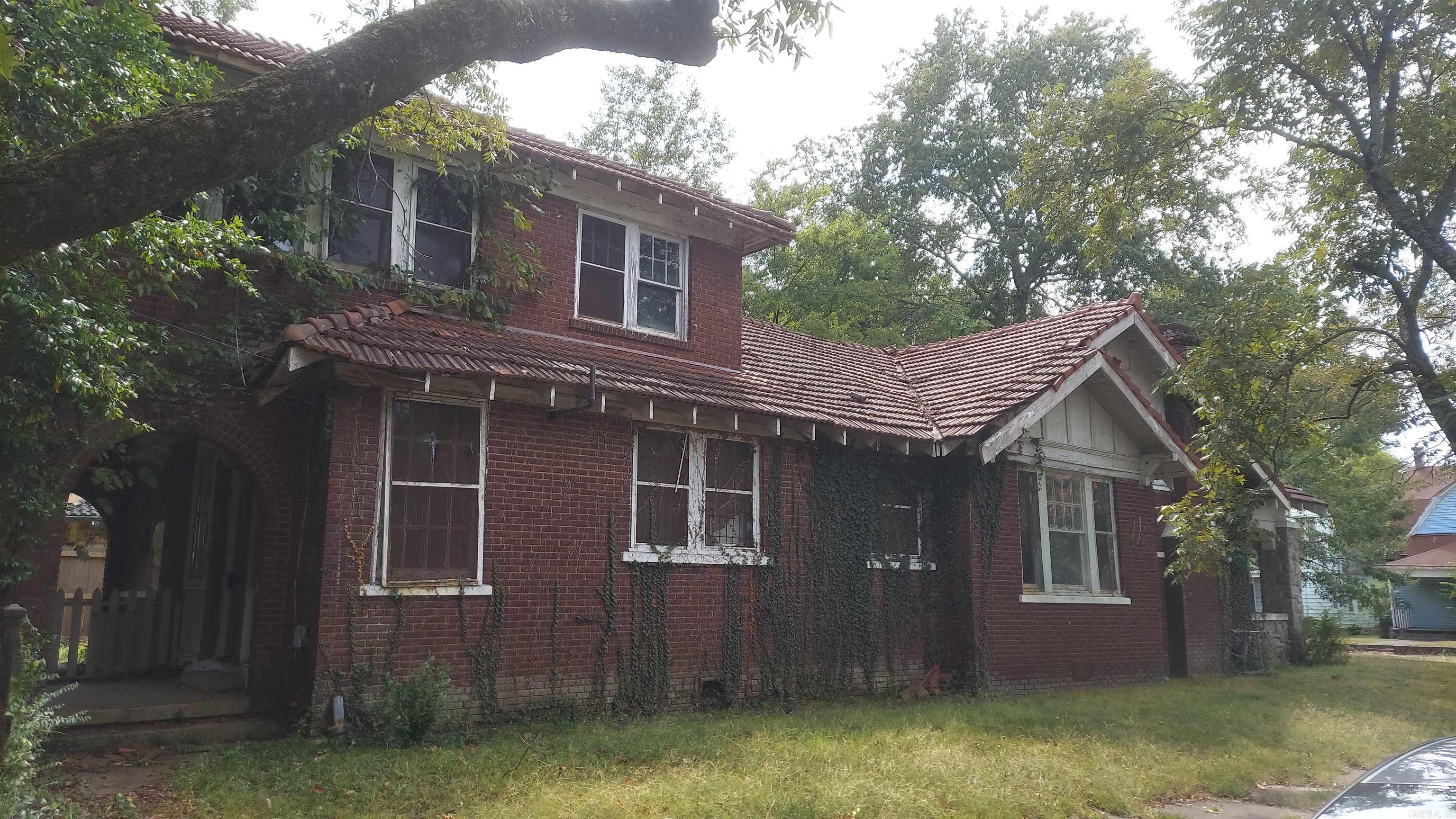 Weldon E Wrights - Residential