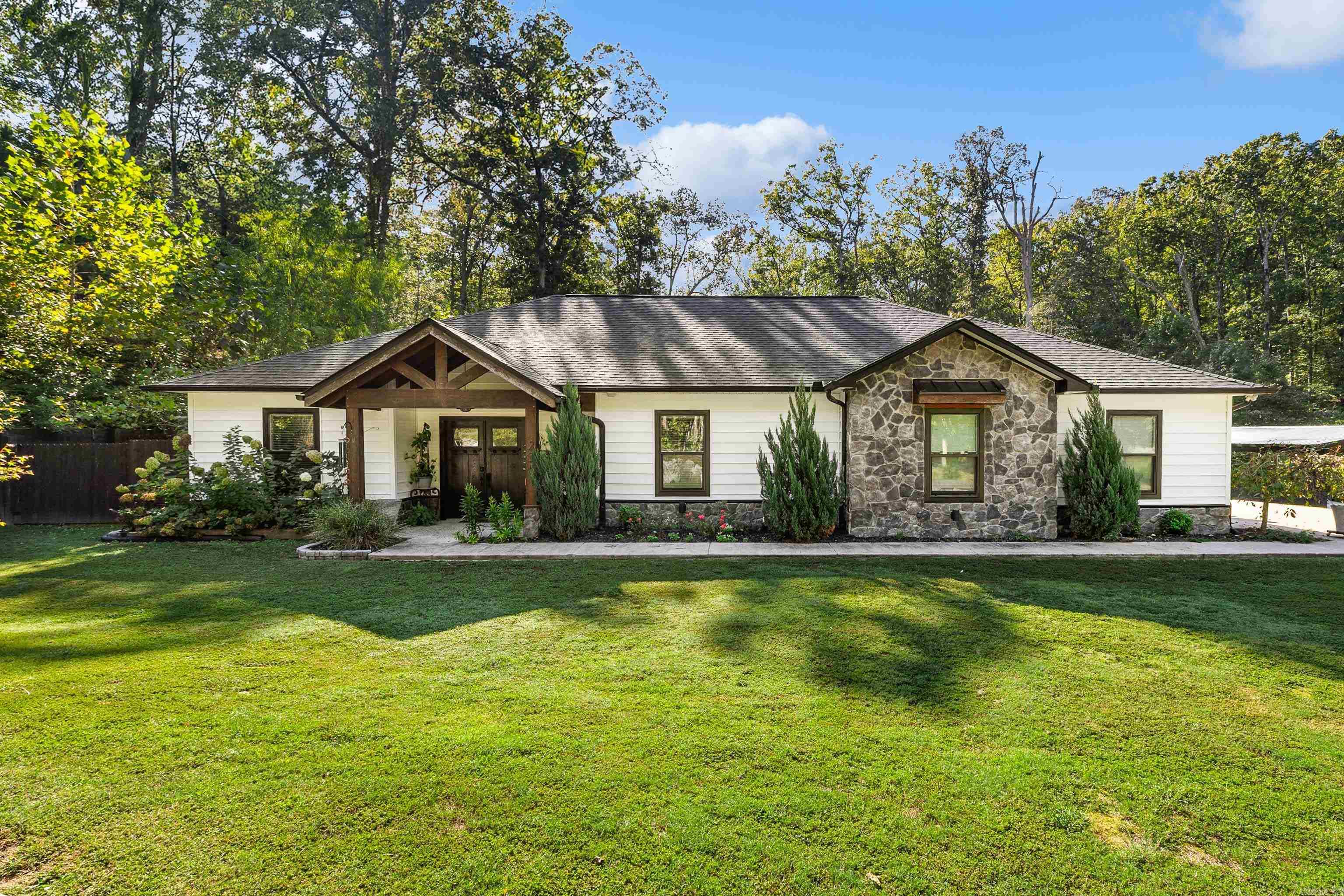 HARDWOOD HILLS - Residential