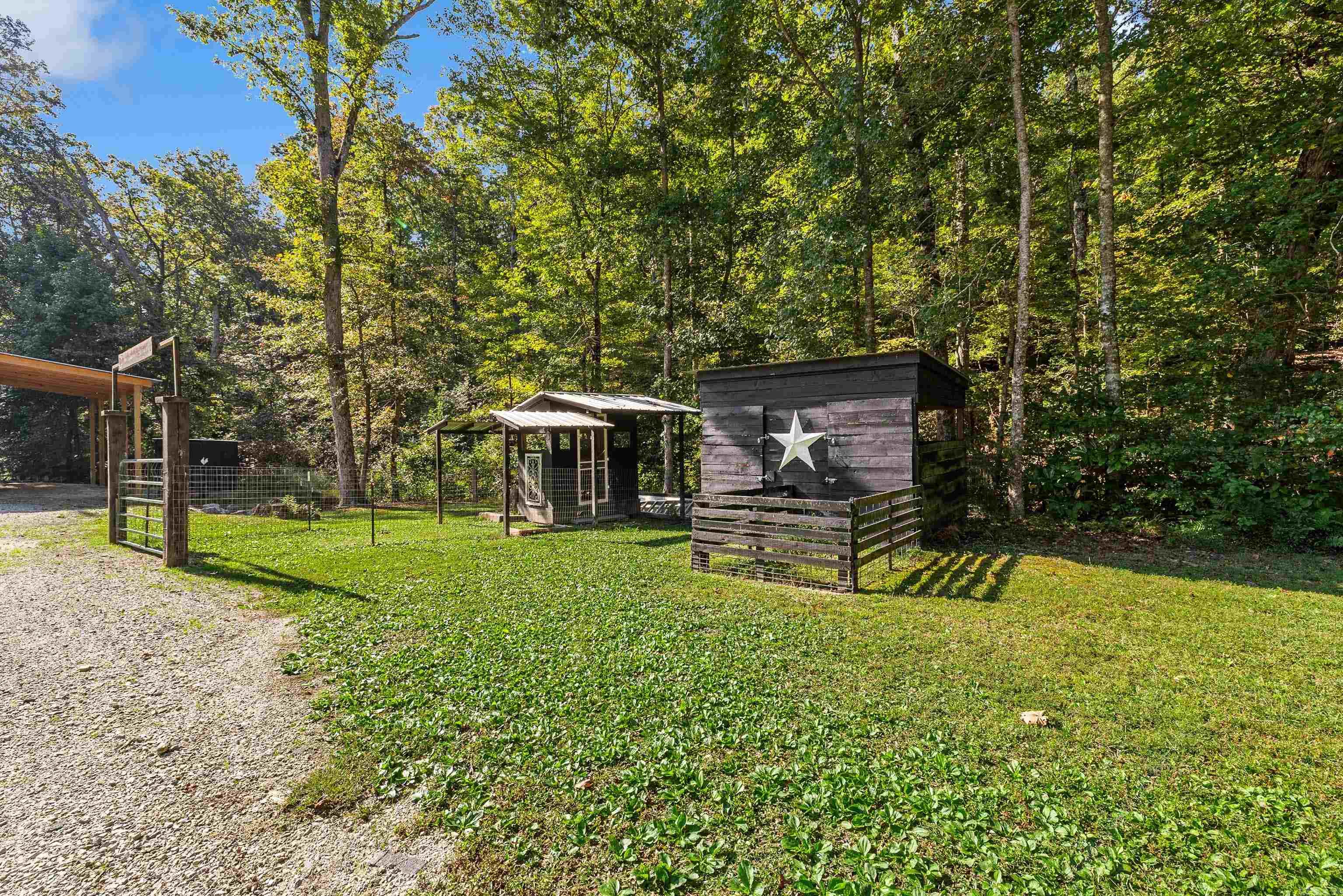 HARDWOOD HILLS - Residential