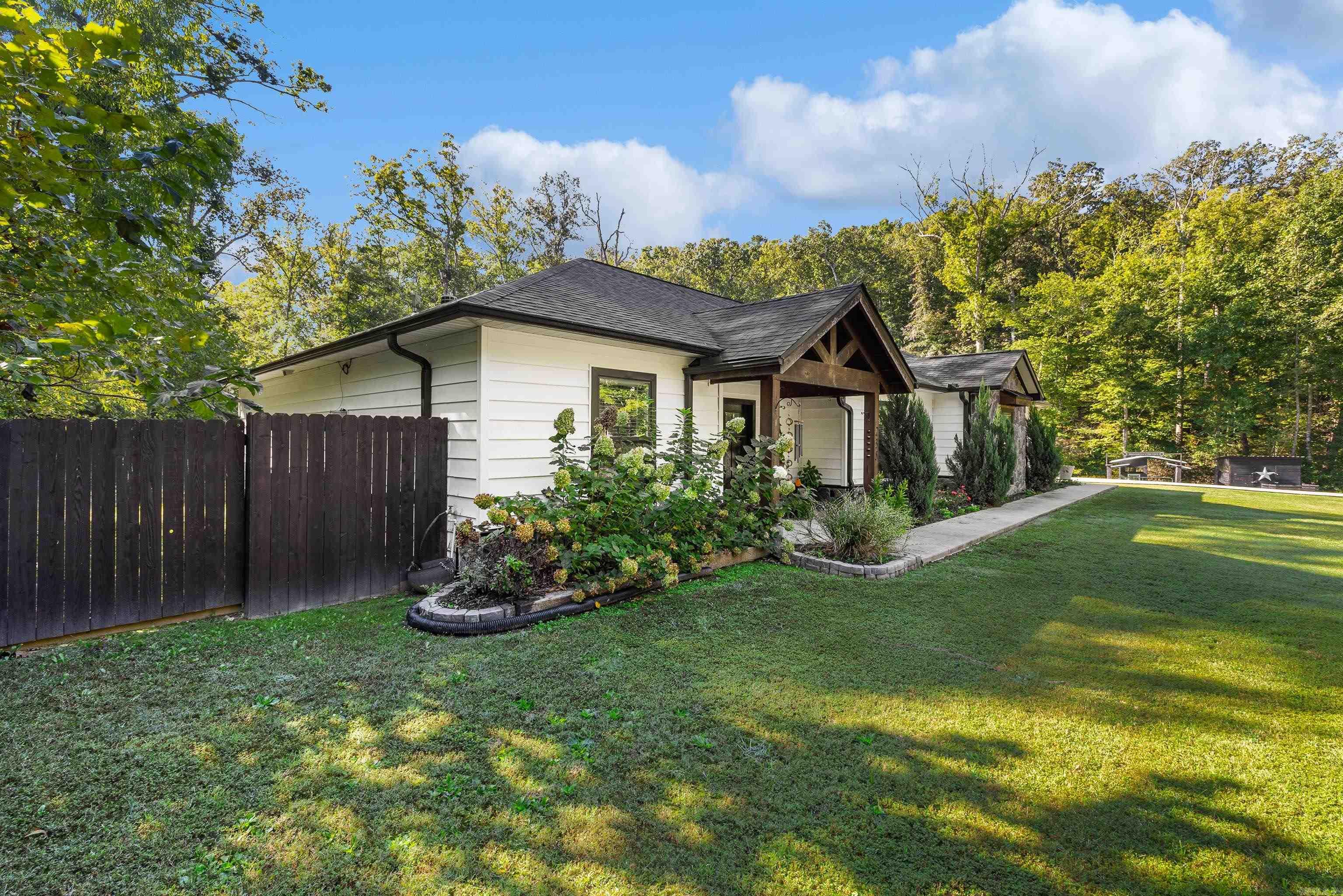 HARDWOOD HILLS - Residential