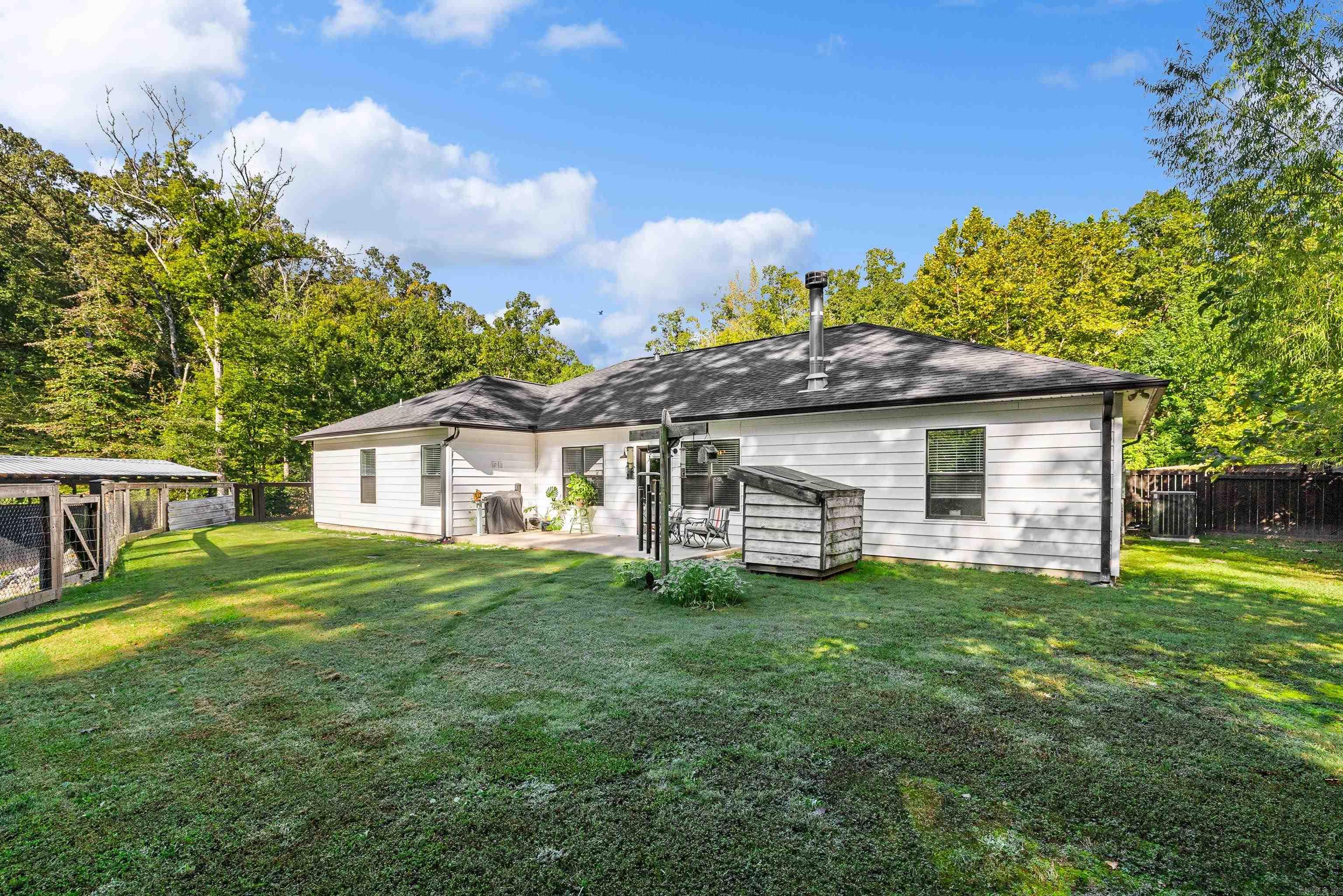 HARDWOOD HILLS - Residential
