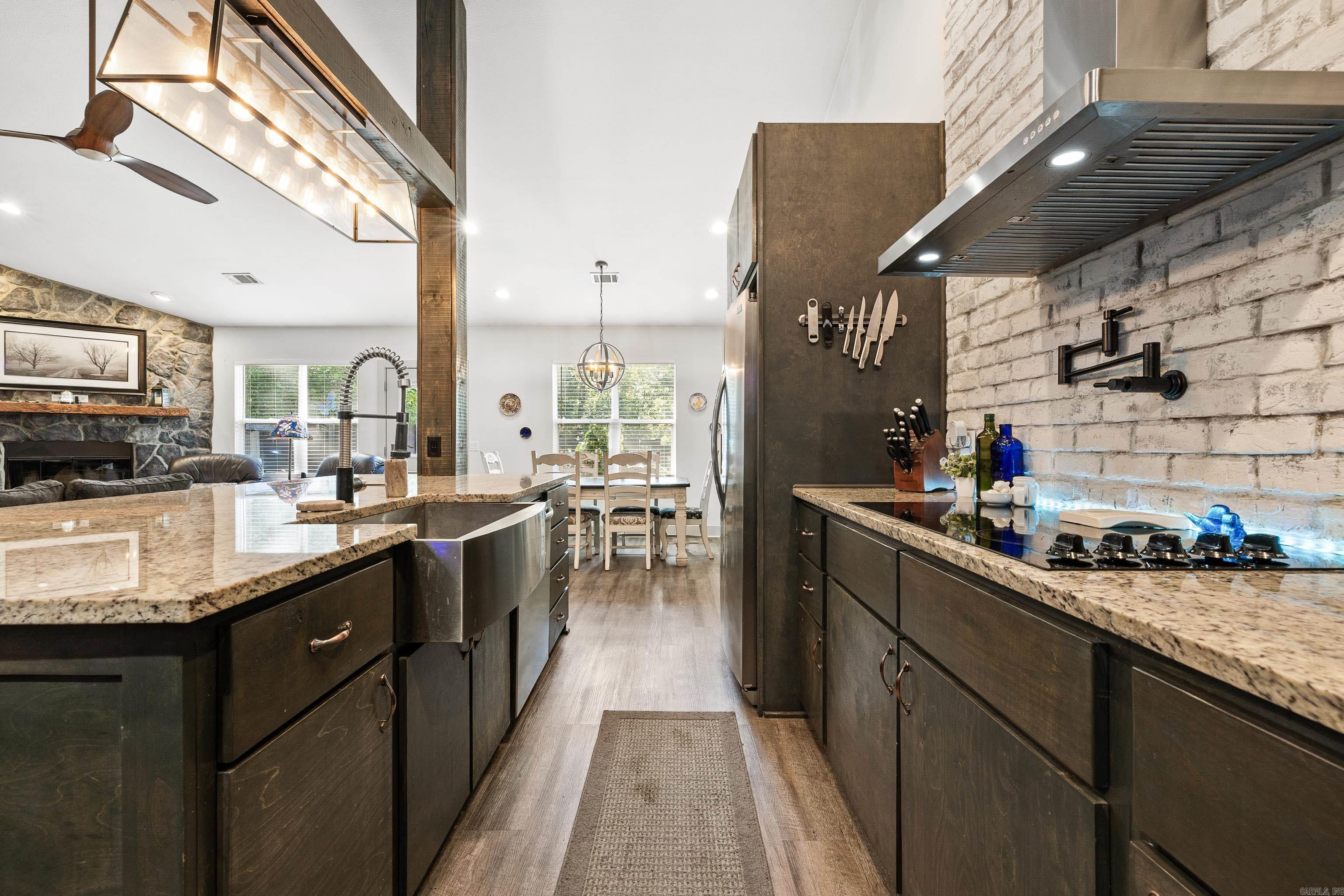 HARDWOOD HILLS - Residential