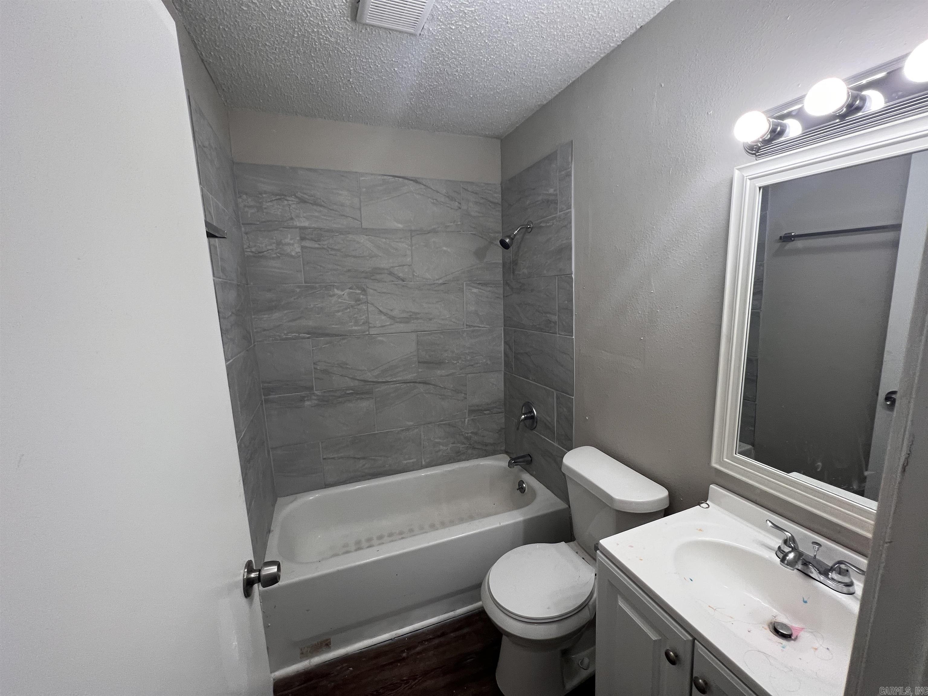 Lake View - Residential Lease