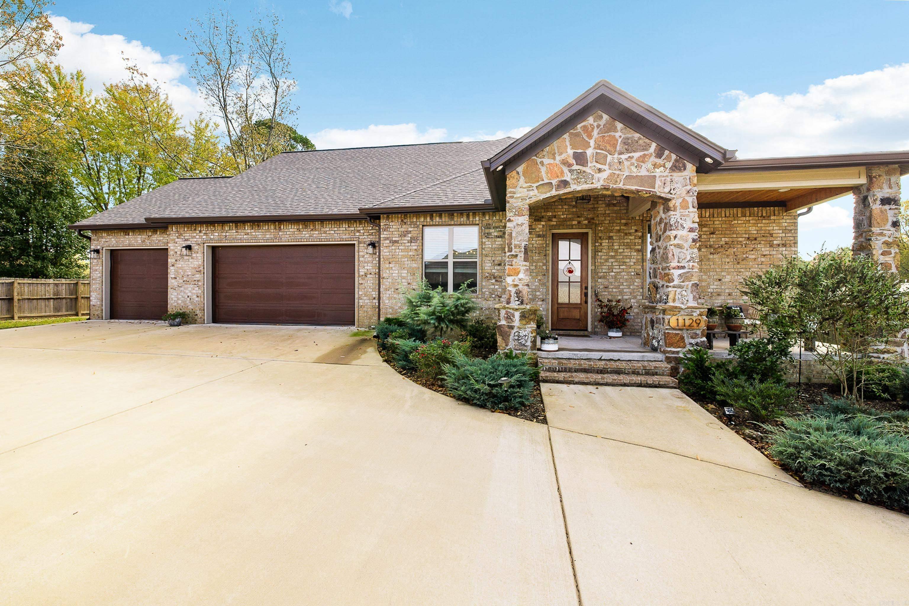 OLDE SALEM TOWNSHIP - Residential