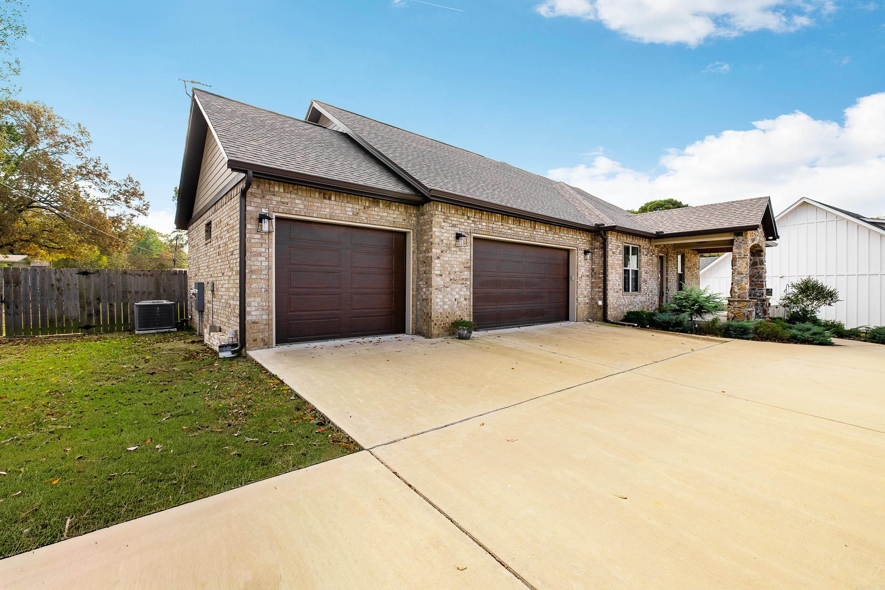 OLDE SALEM TOWNSHIP - Residential