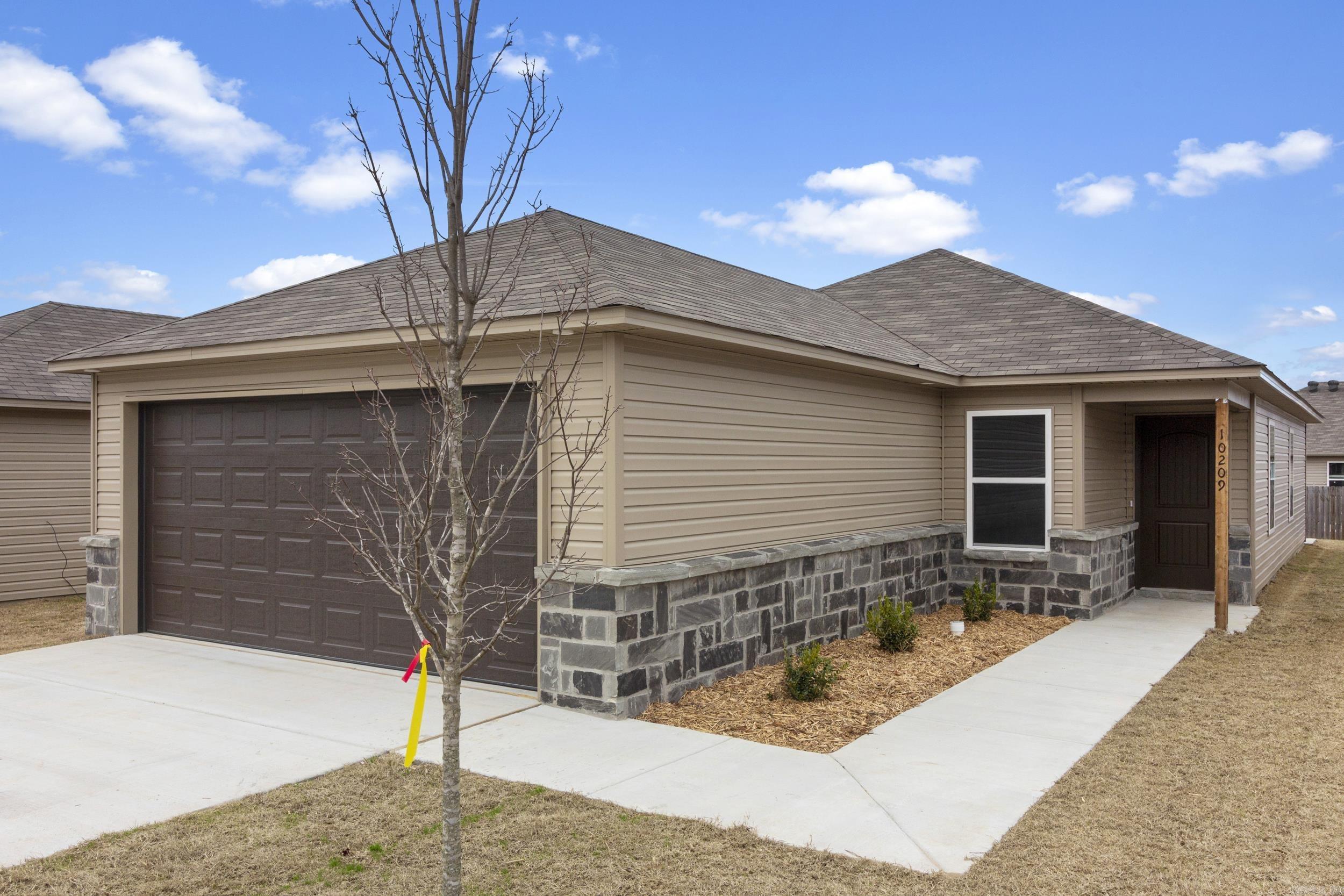 COUNTRY CLUB OF ARK THE - Residential