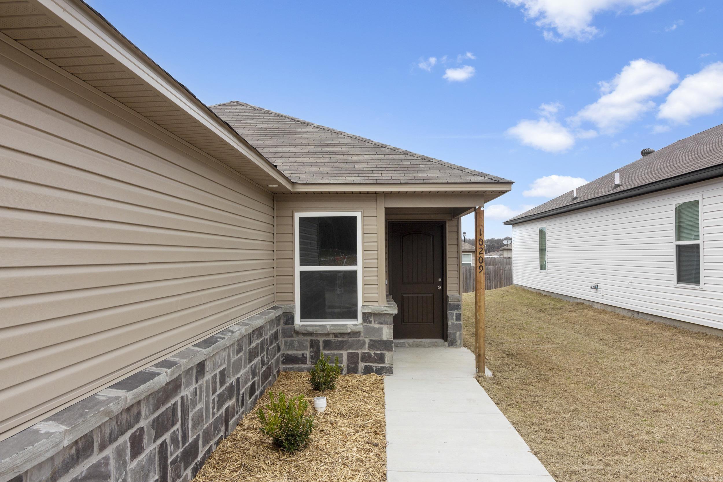 COUNTRY CLUB OF ARK THE - Residential