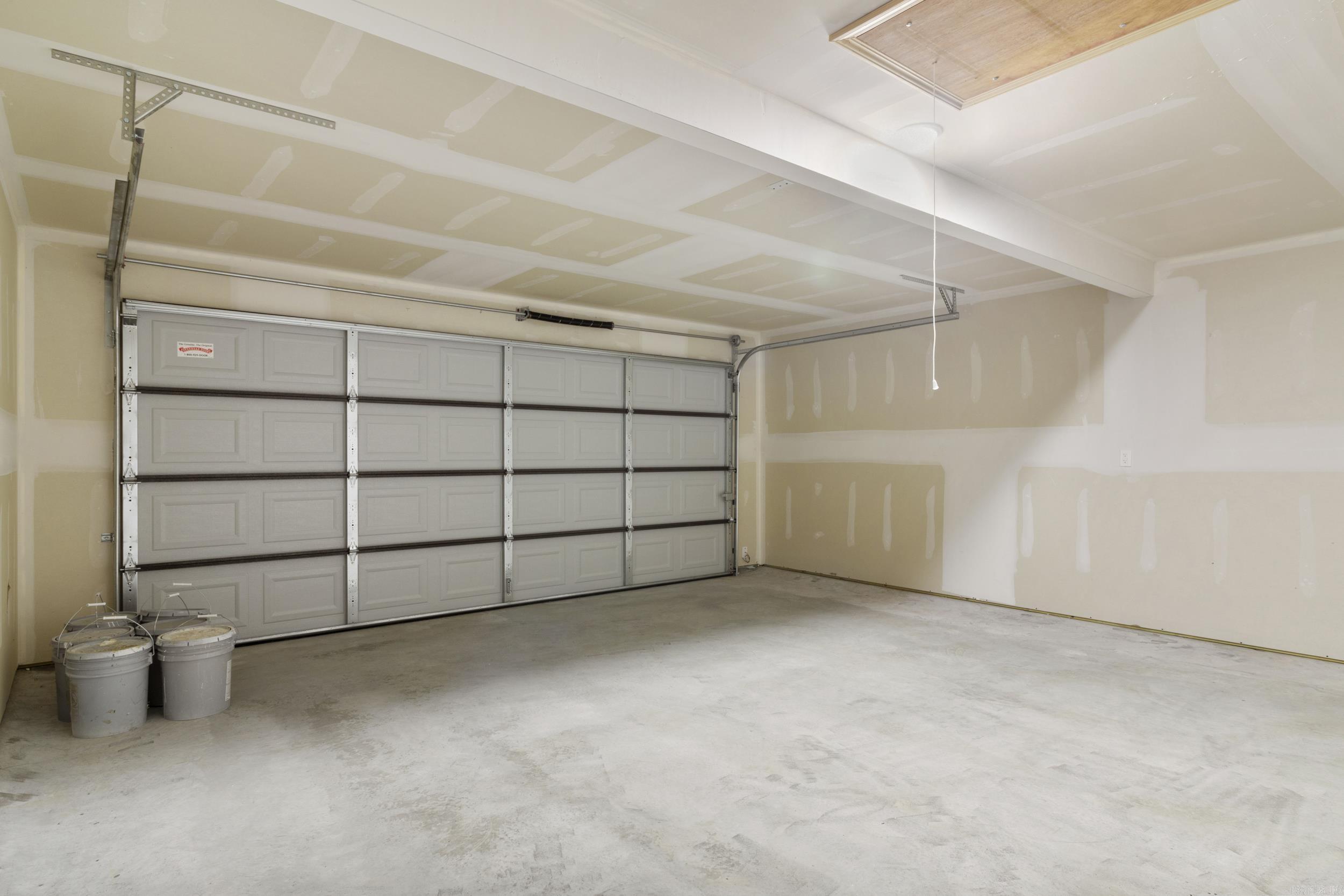 COUNTRY CLUB OF ARK THE - Residential