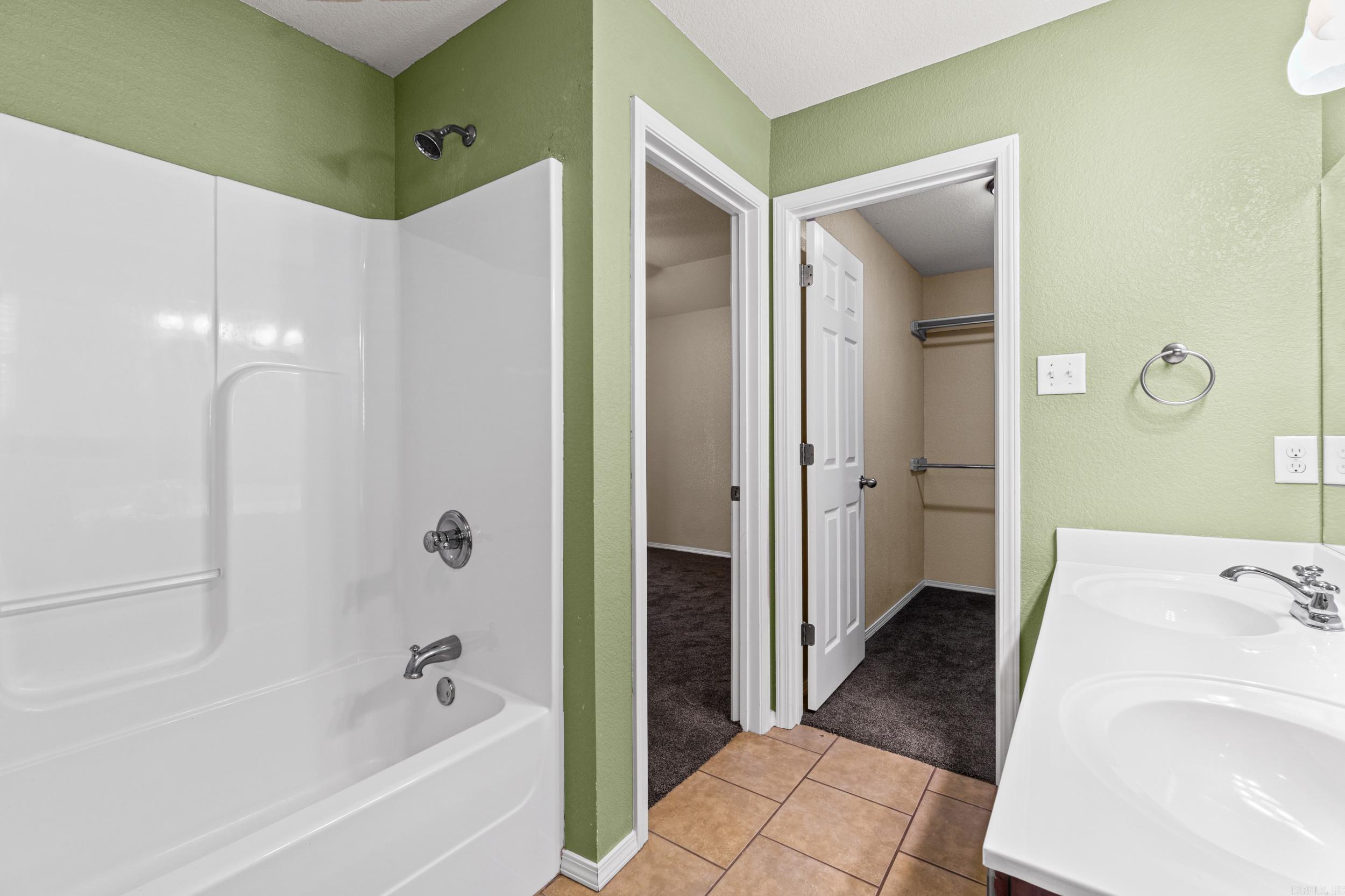 WOODSIDE PLACE - Residential